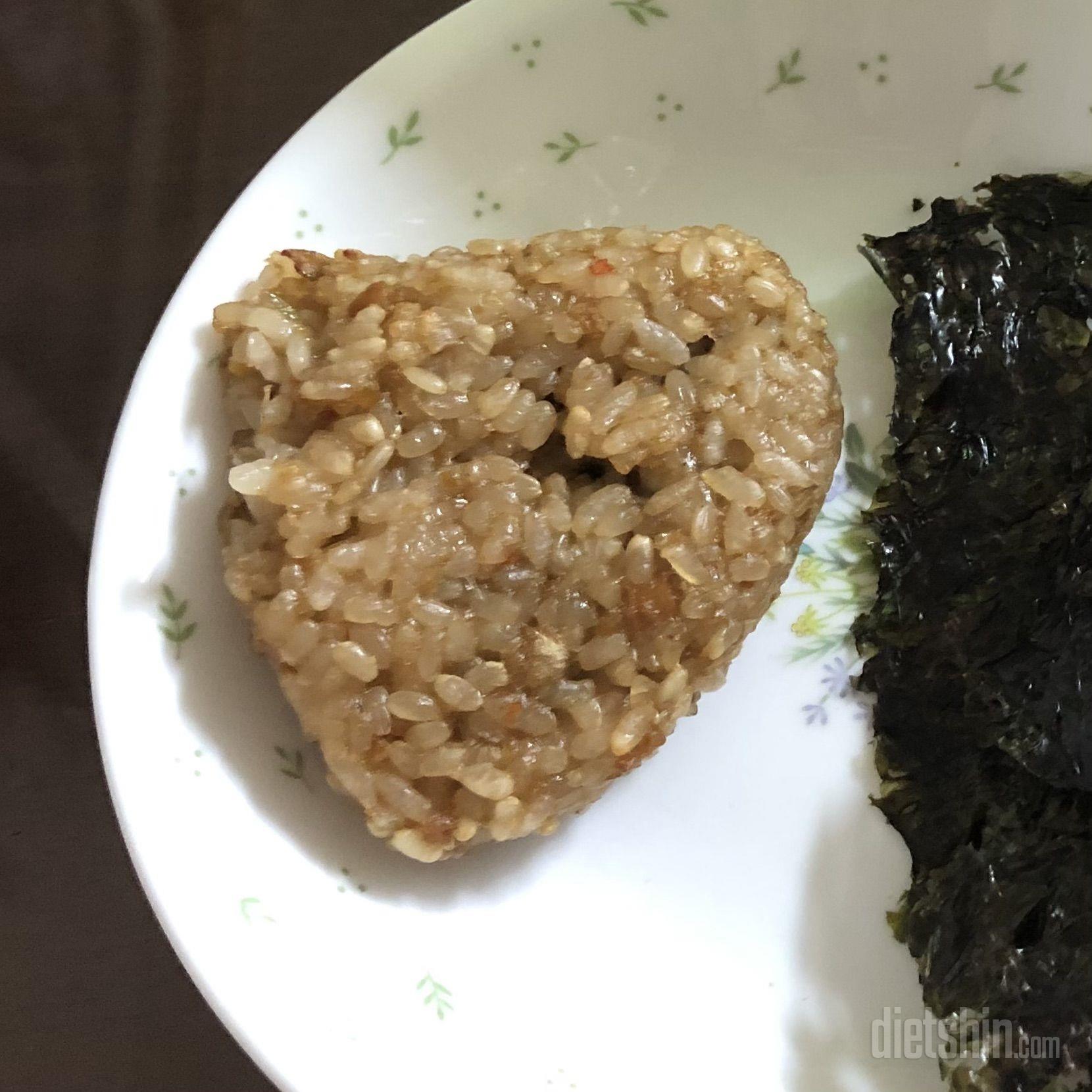 간간하고 맛있어요 밥 양이 많으면 좋