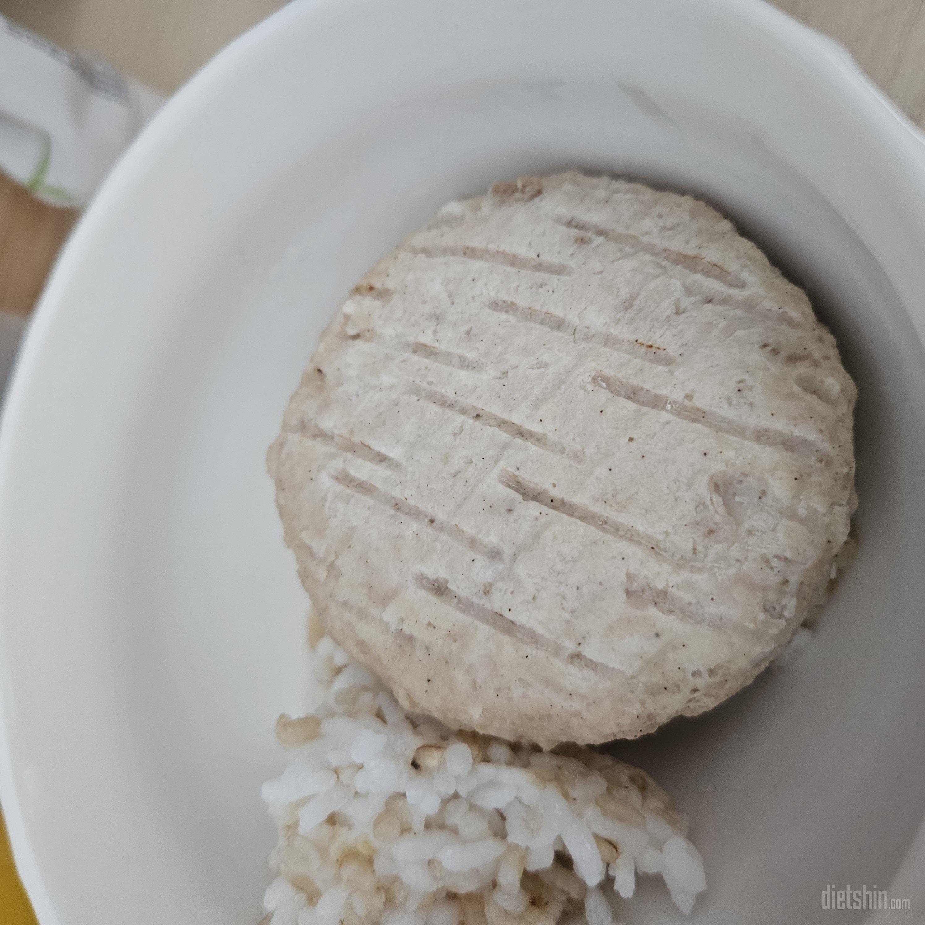 허닭 함박 넘 맛있어용
현미밥이랑