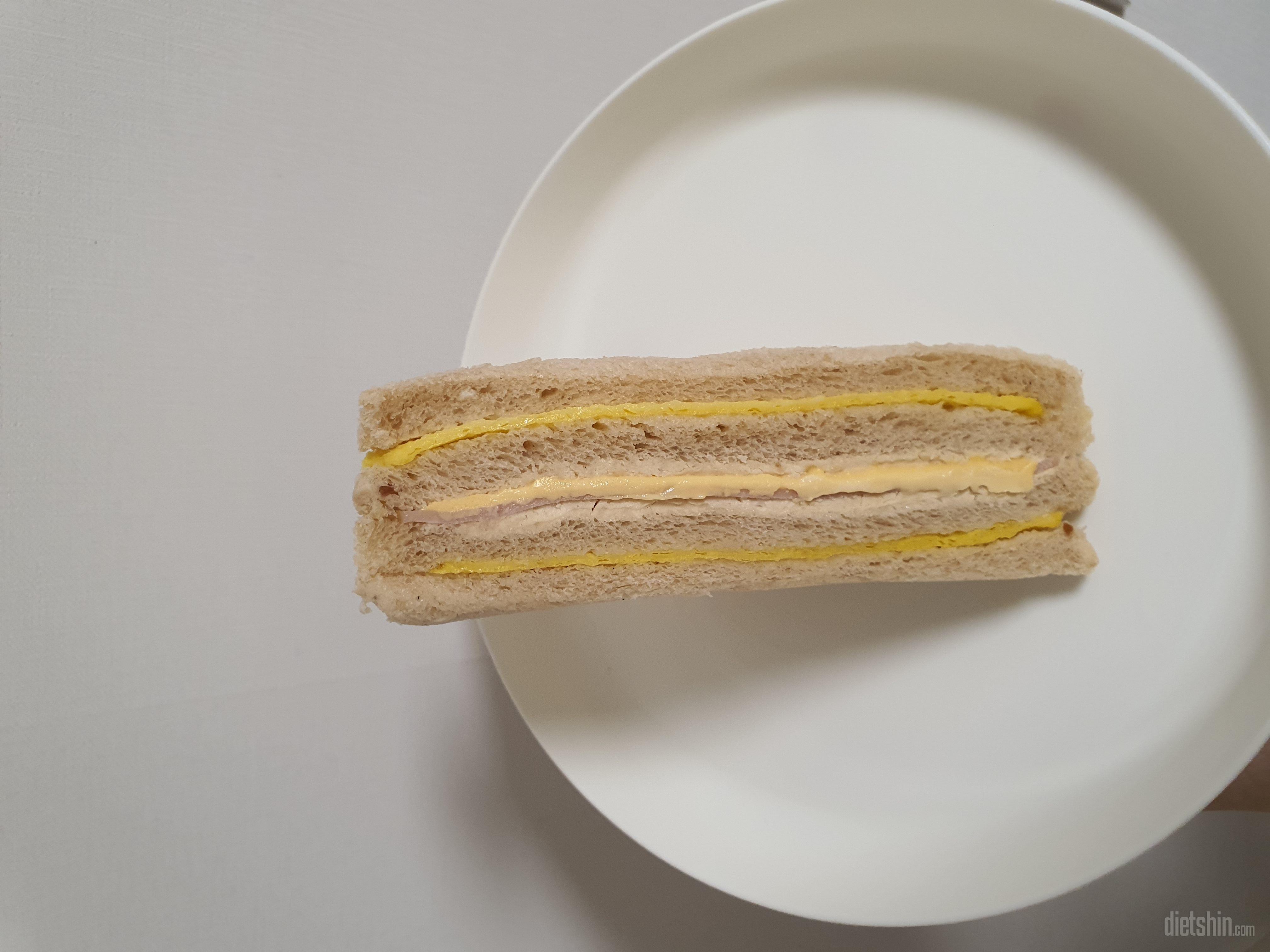 샌드위치가 저한텐 조금 짜요