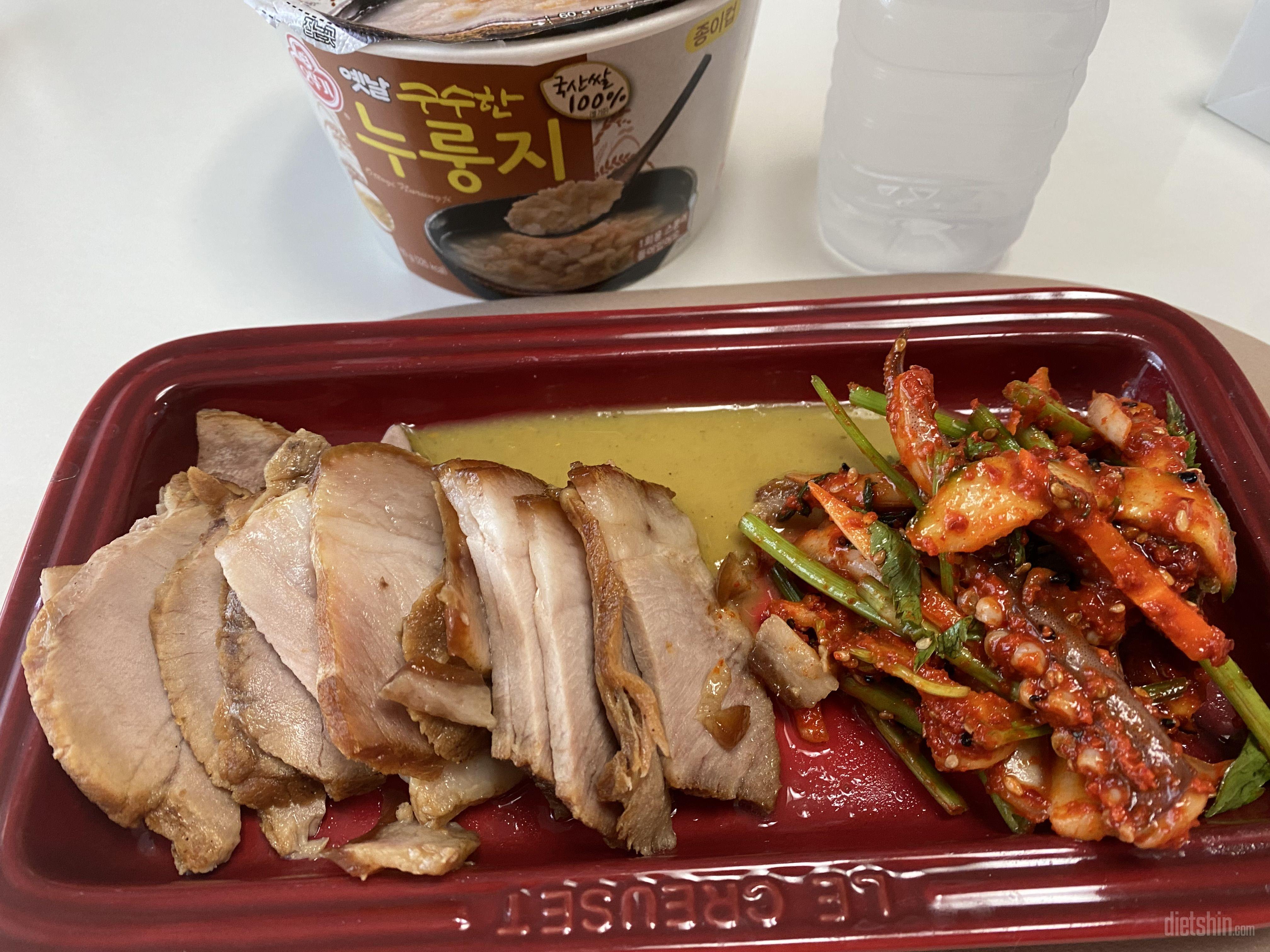 족발 진짜진짜진짜 맛있어요
소스도