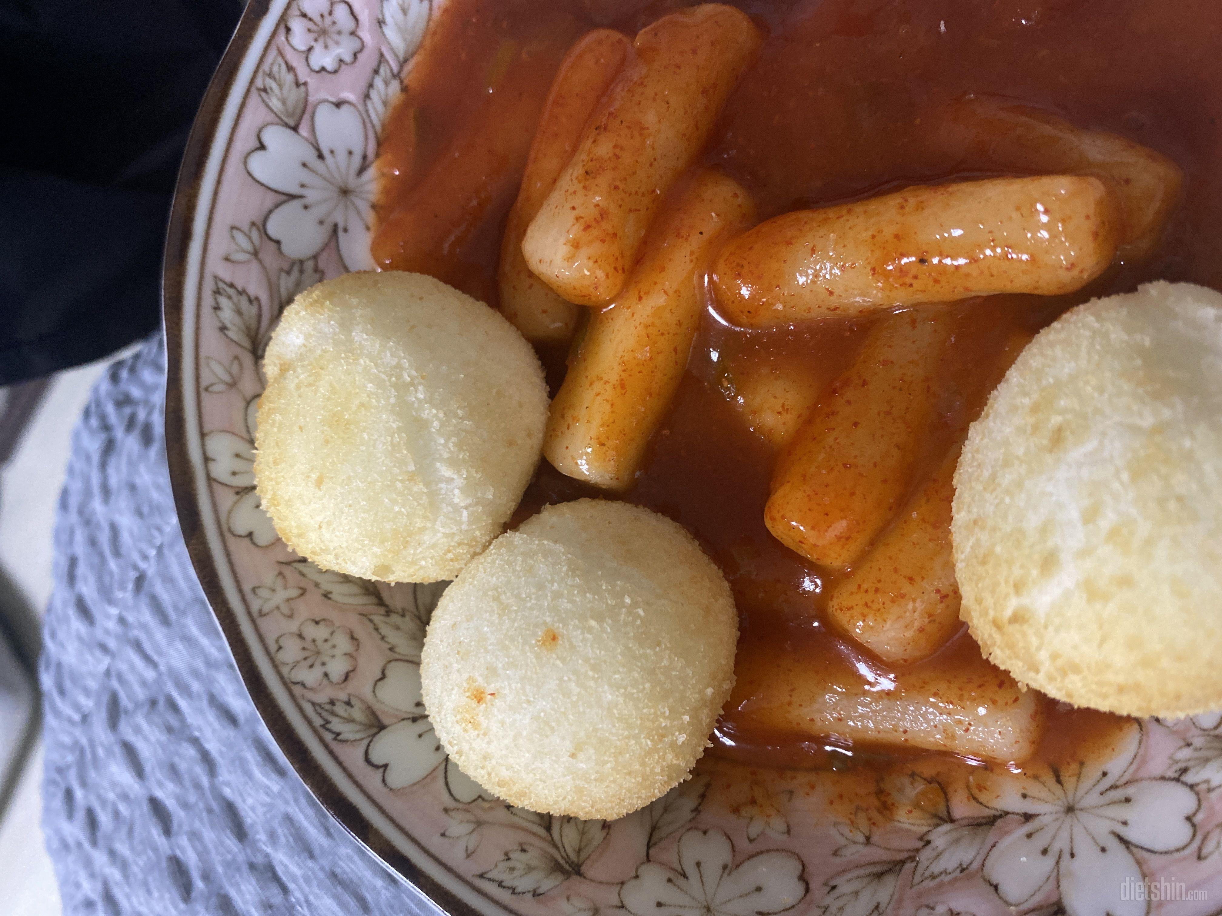 치즈볼 맛있어요! 바삭하고 쫄깃하고