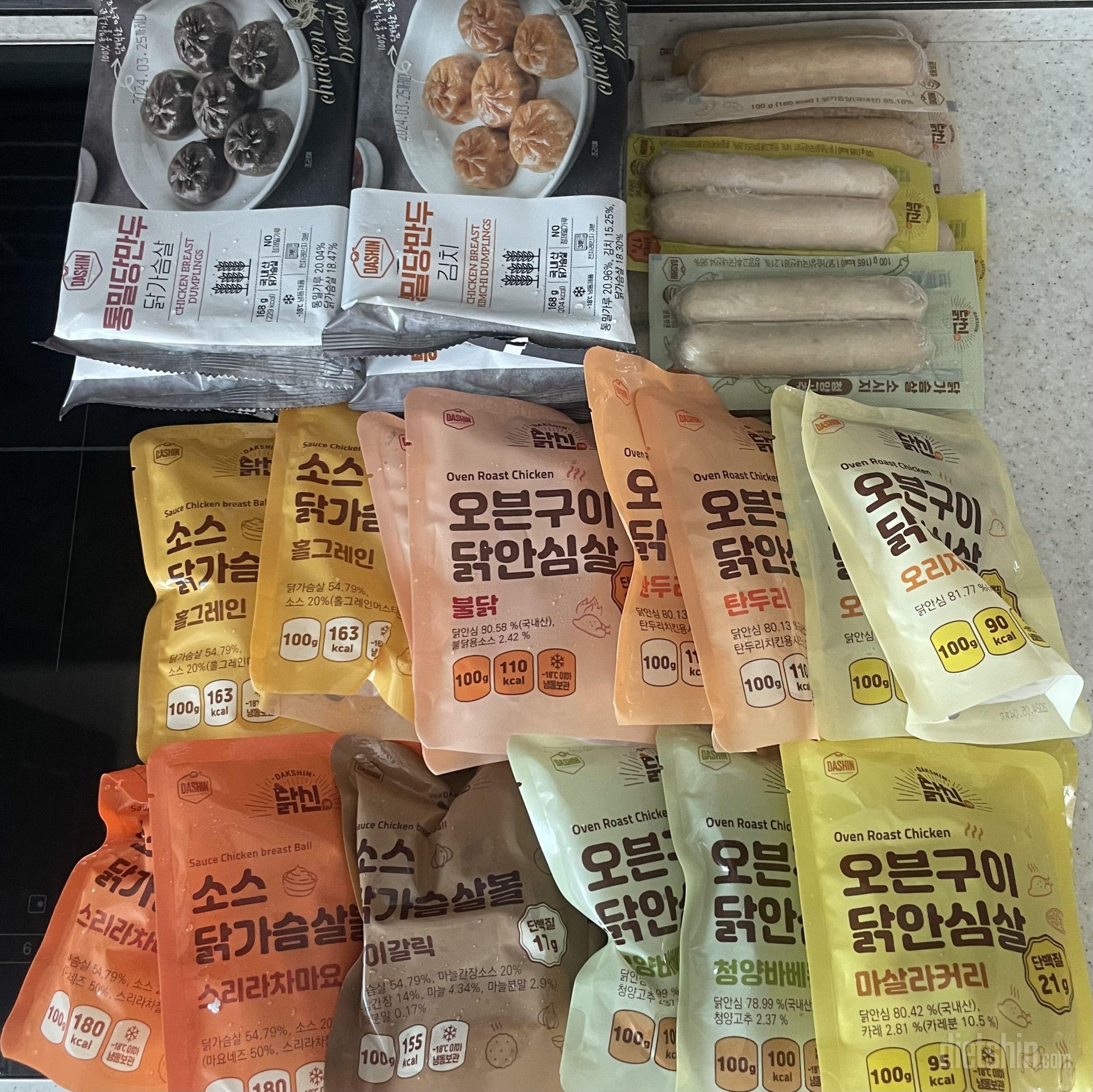 만두는 찐만두 맛이랑 비슷해서 먹기