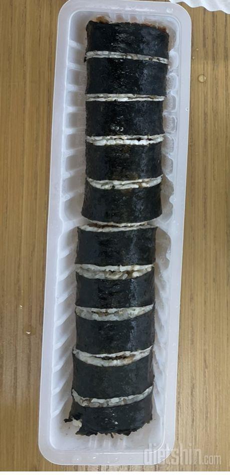 냉동김밥이라 기대안했는데 한끼식사로도