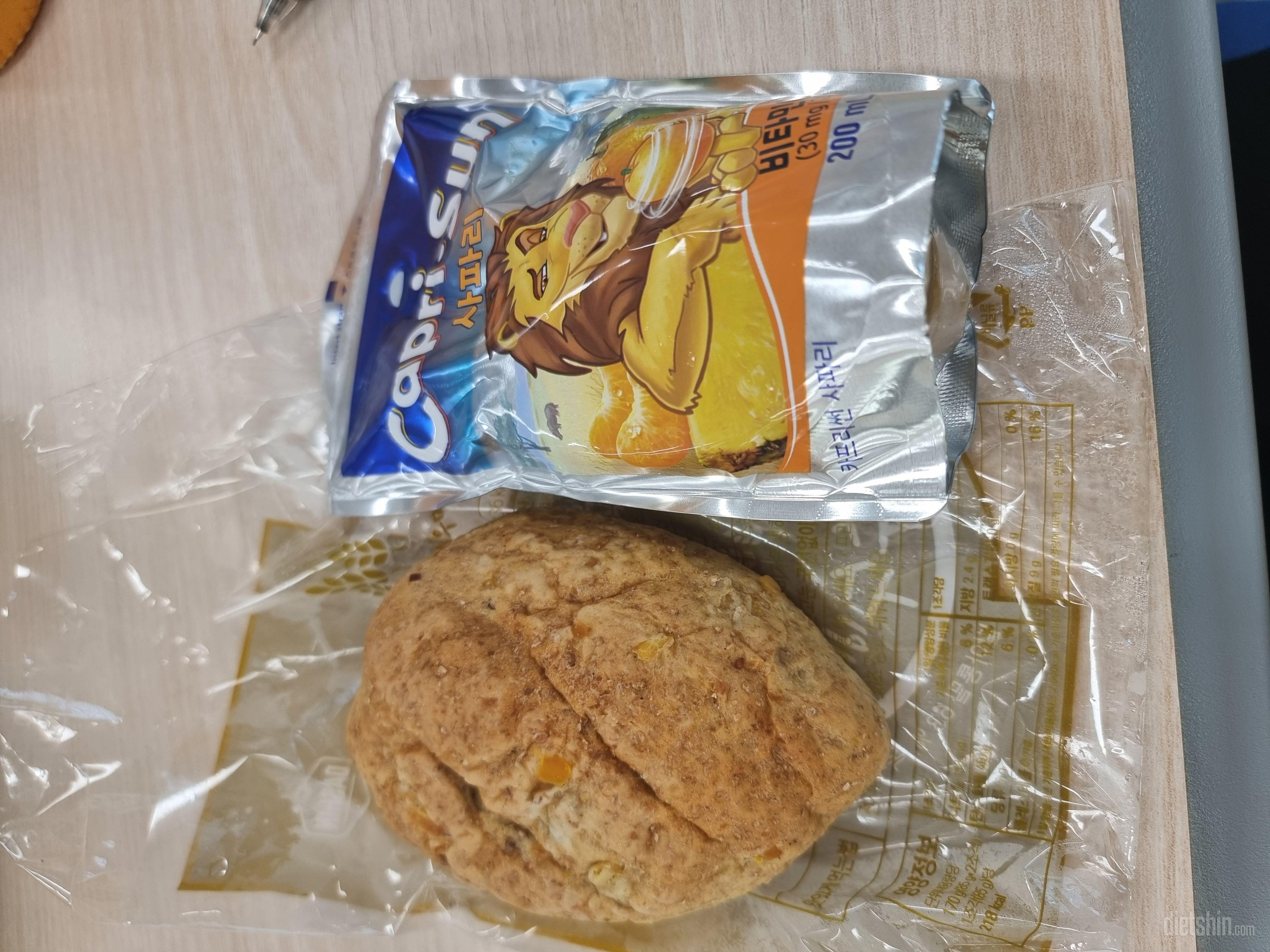 역시 다신샵 빵 맛있네요ㅎㅎ 통밀이라