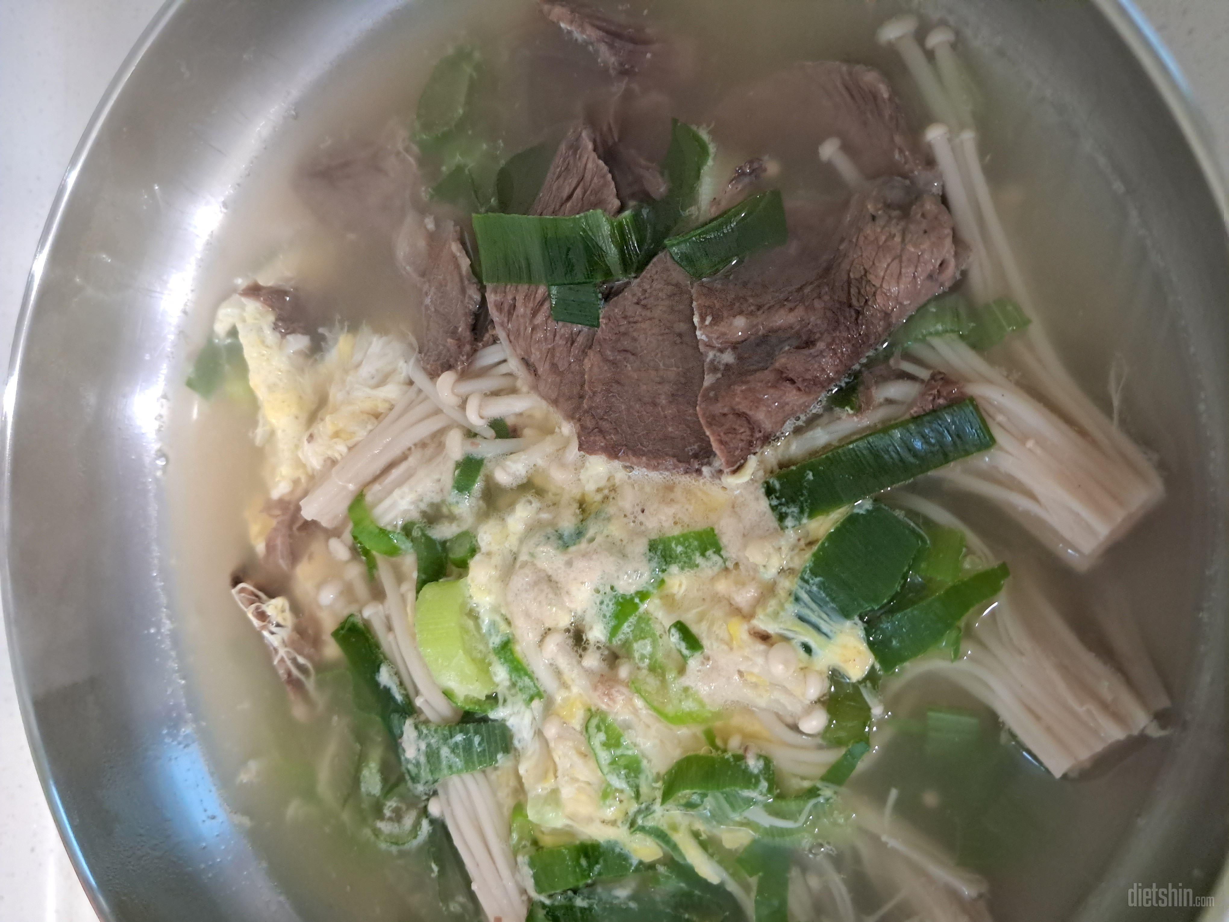 팽이버섯, 대파 넣고 계란 풀어서 밥