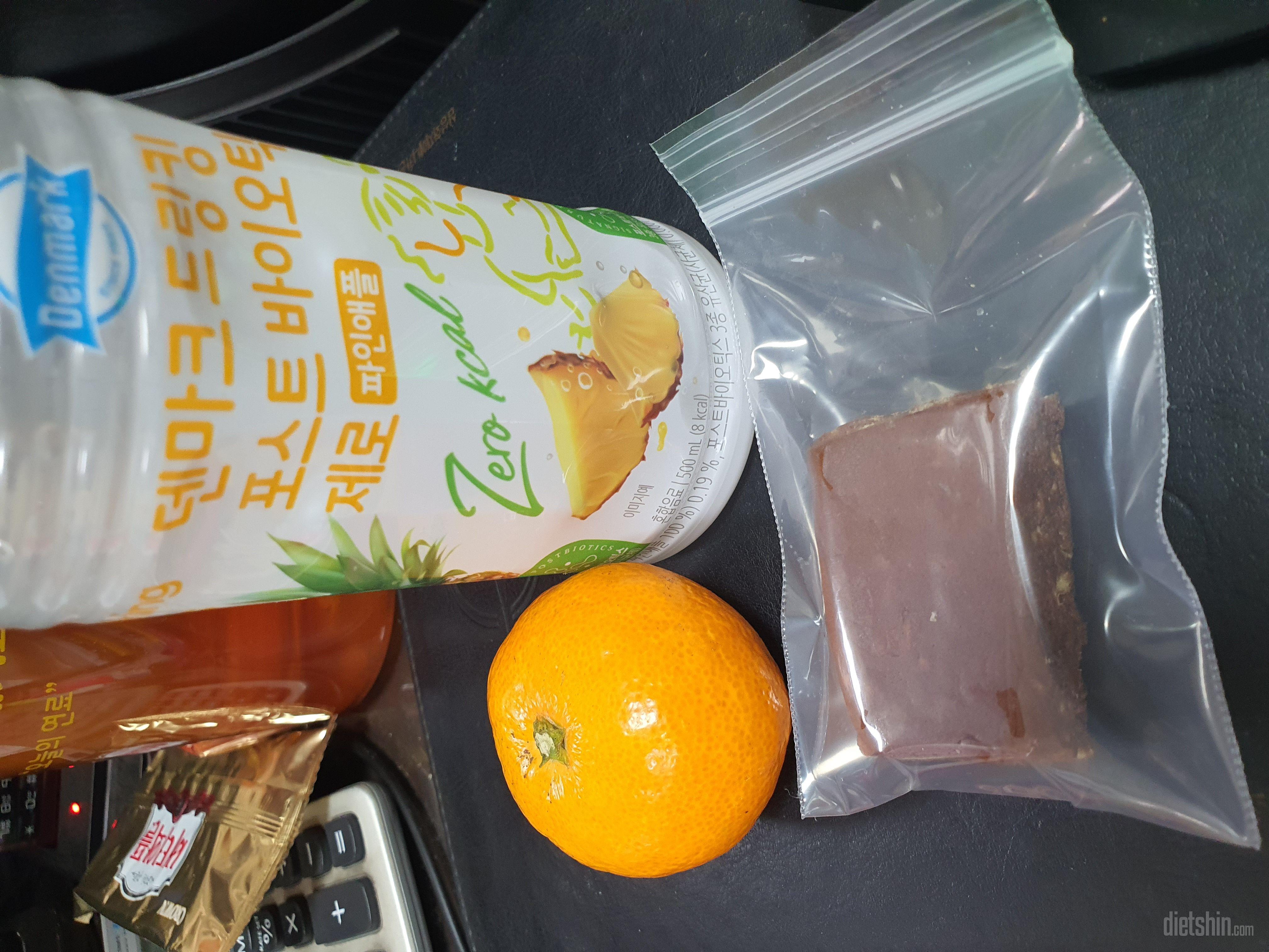 1개는 많아서 반개씩 먹고있는데 맛나