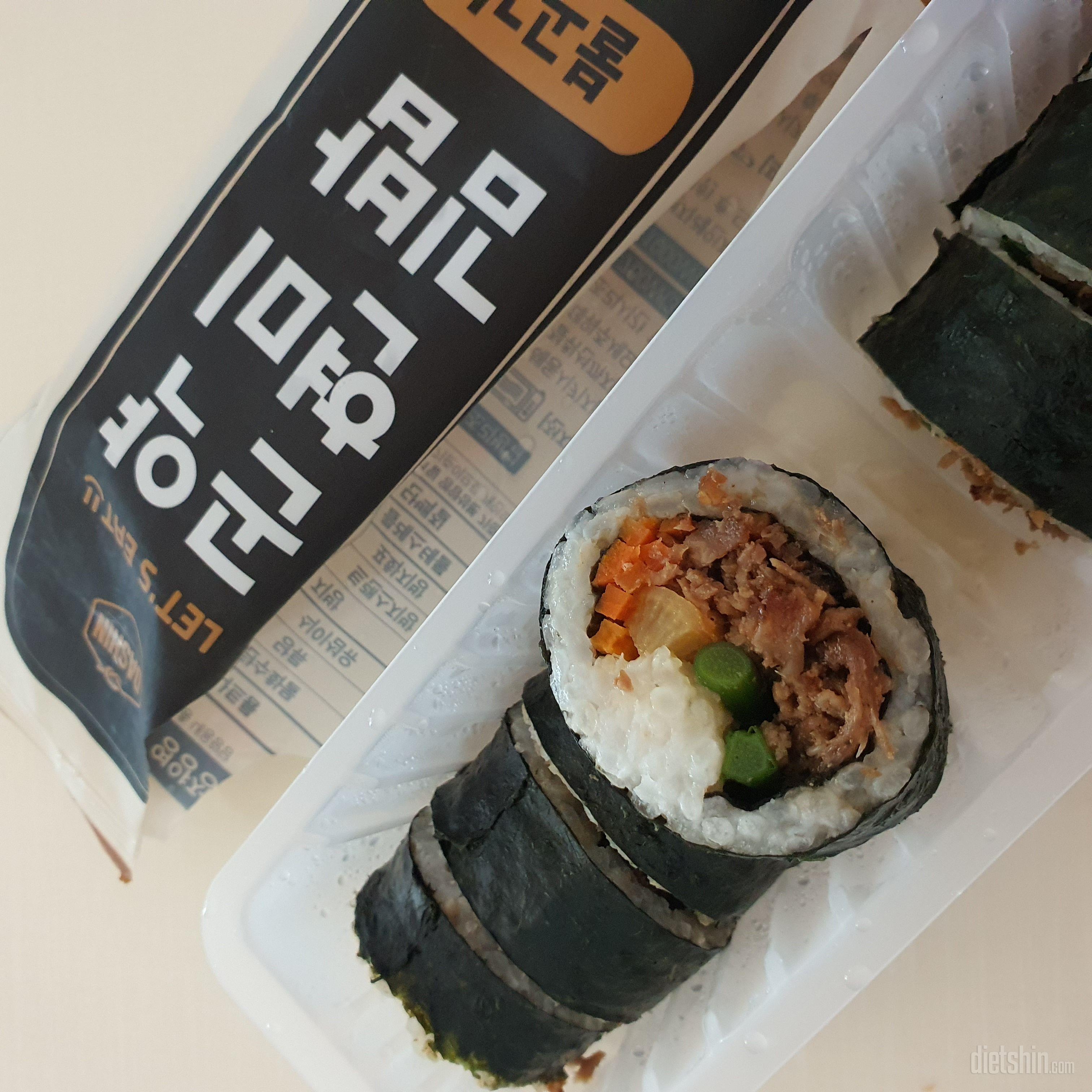 곤약 현미 김밥 너무 맛있어요.
불