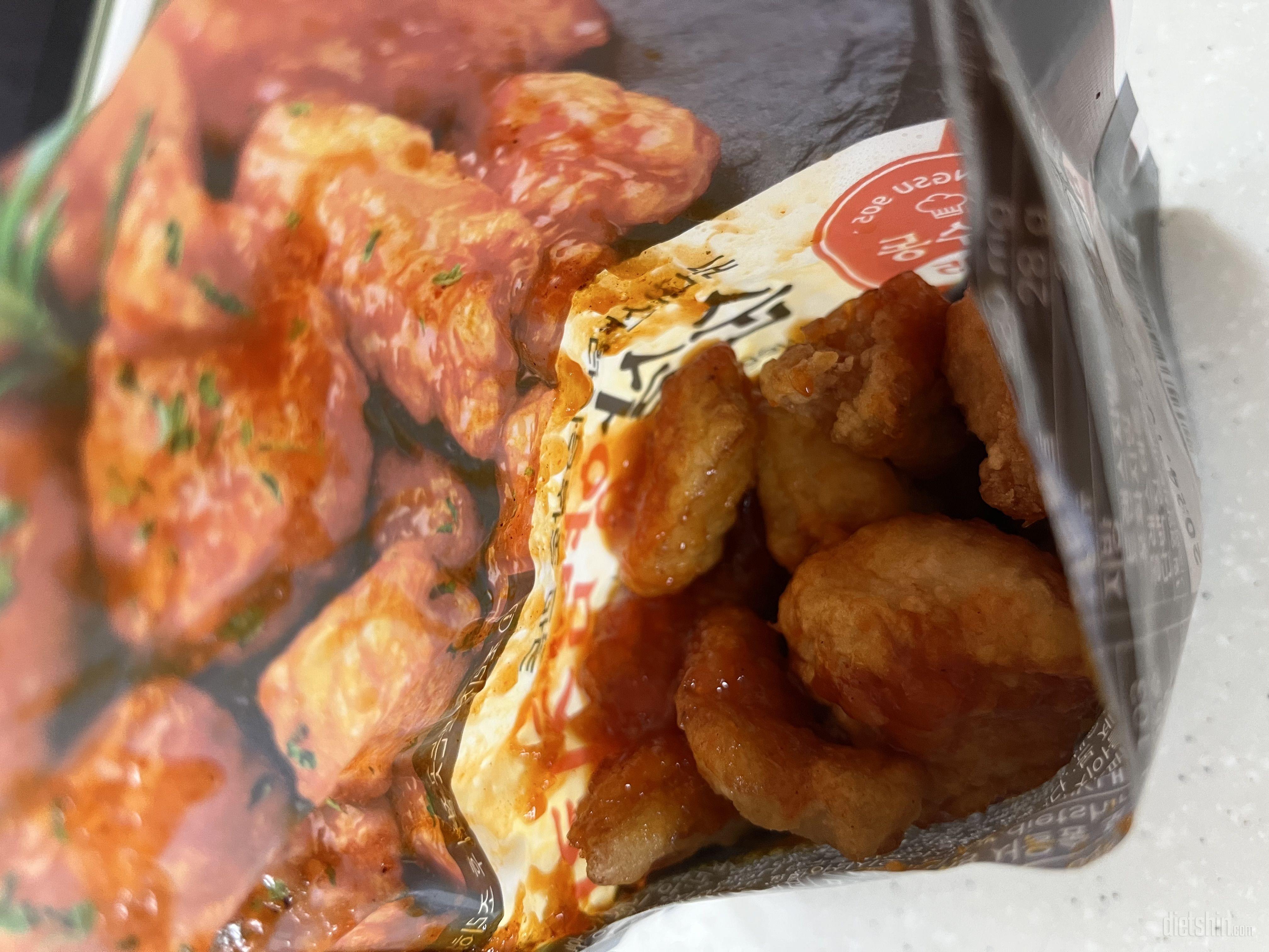 맛있어요!!!
양념치킨 항상 구매함