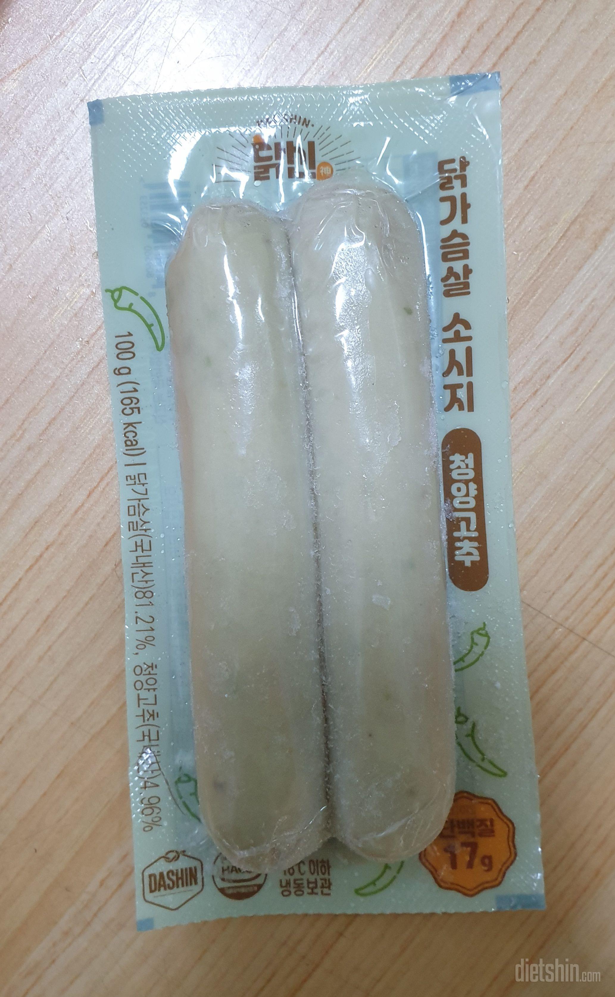 반찬으로 먹는데 간식으로도 좋을 것