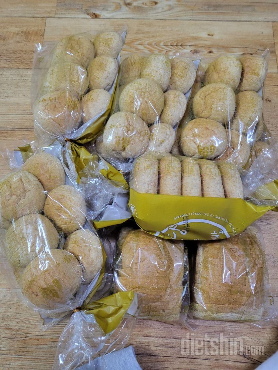 천연발효빵 통밀당 
모닝빵과 식빵