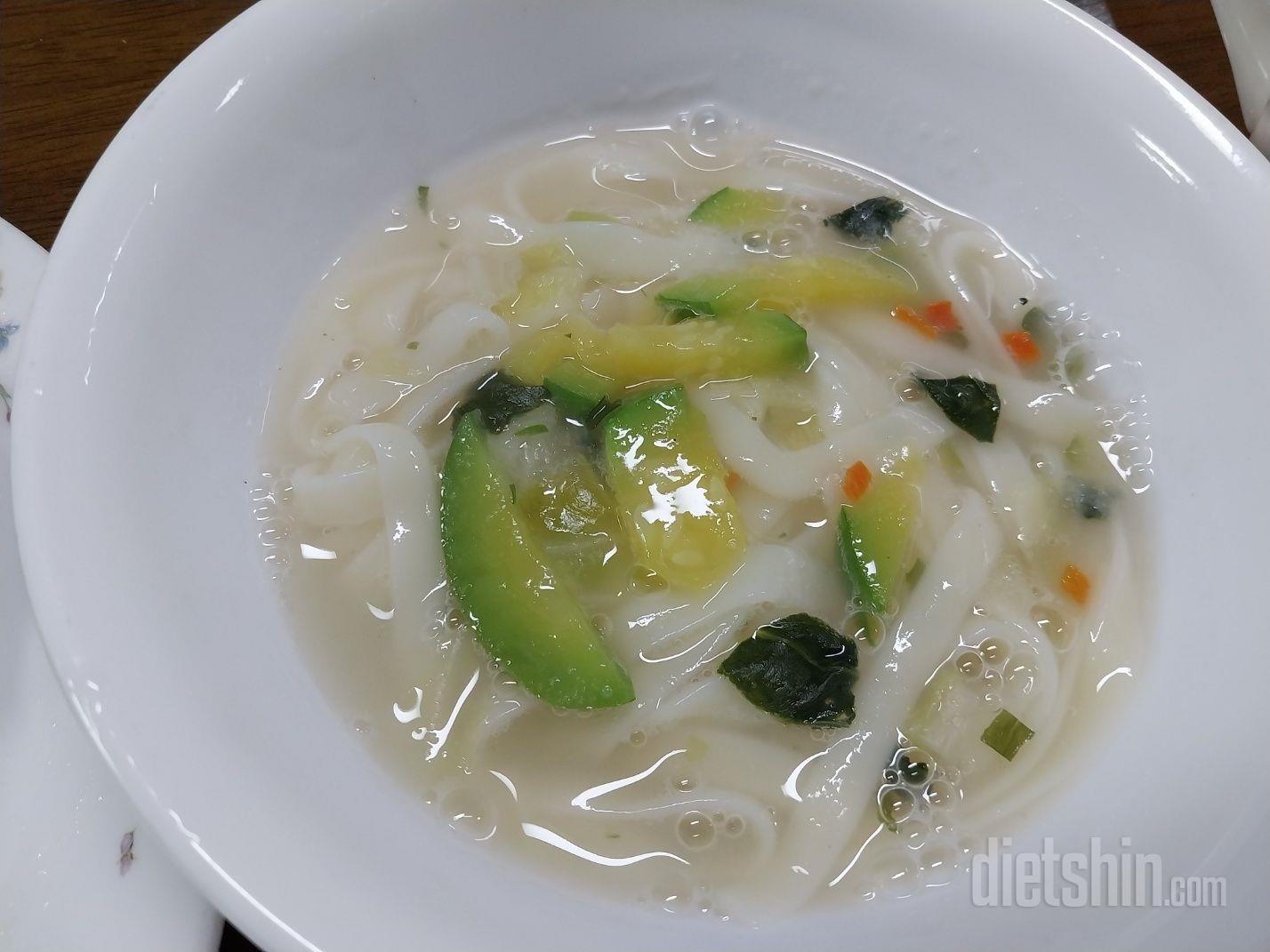 칼국수가 간도 적당해서 맛있었습니다!