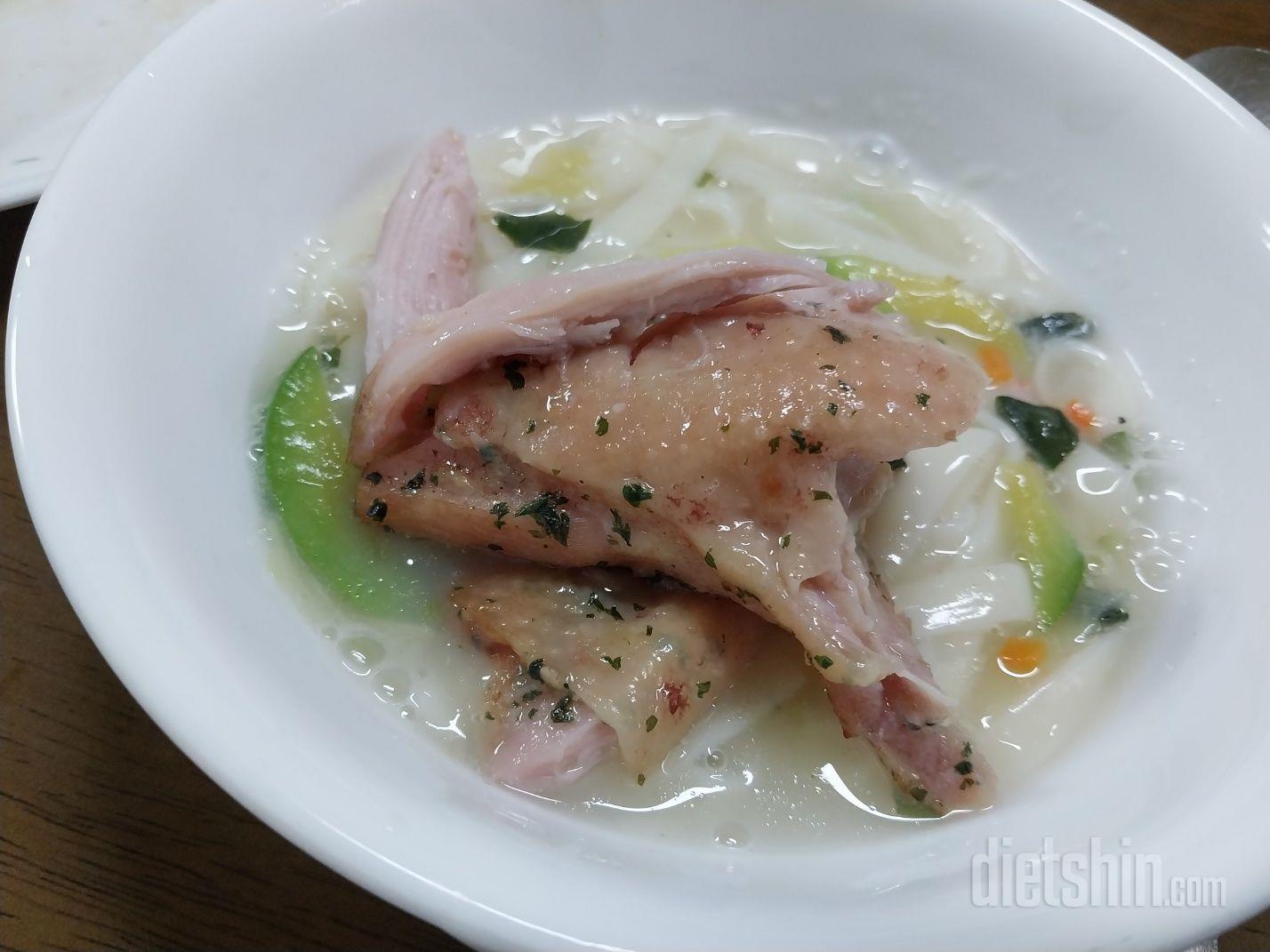 칼국수가 간도 적당해서 맛있었습니다!