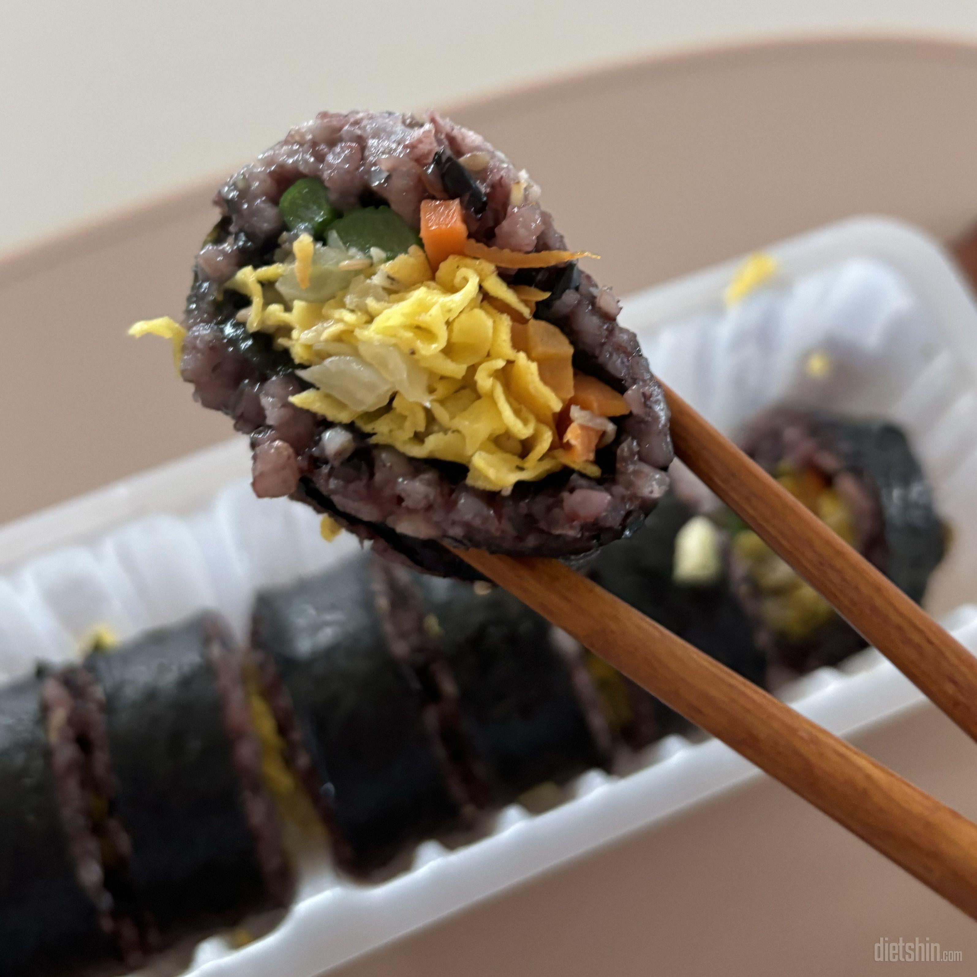 김밥 평소에 좋아하는데 넘넘 맛있어요