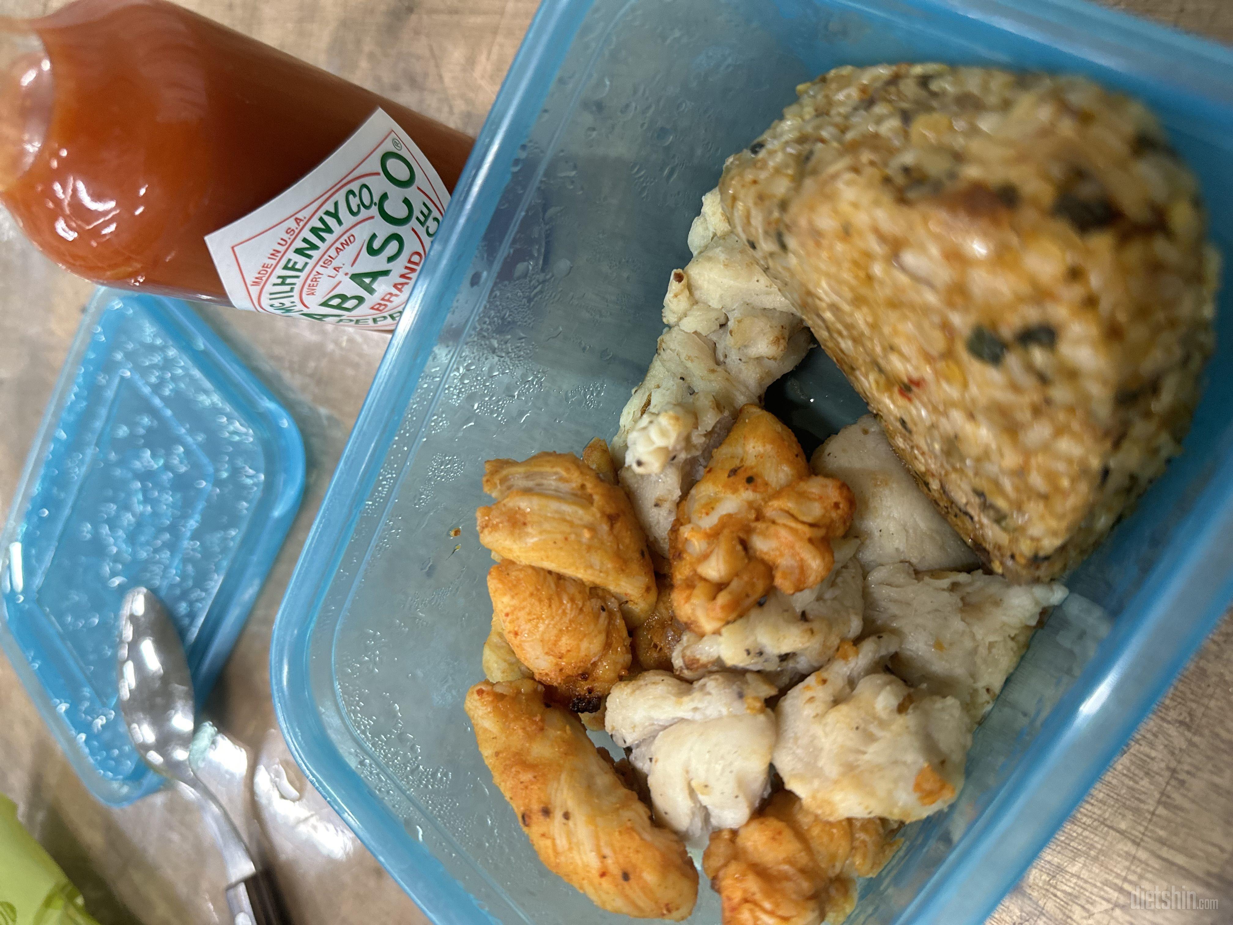 닭가슴살처럼 질기지 않아요. 어느정도