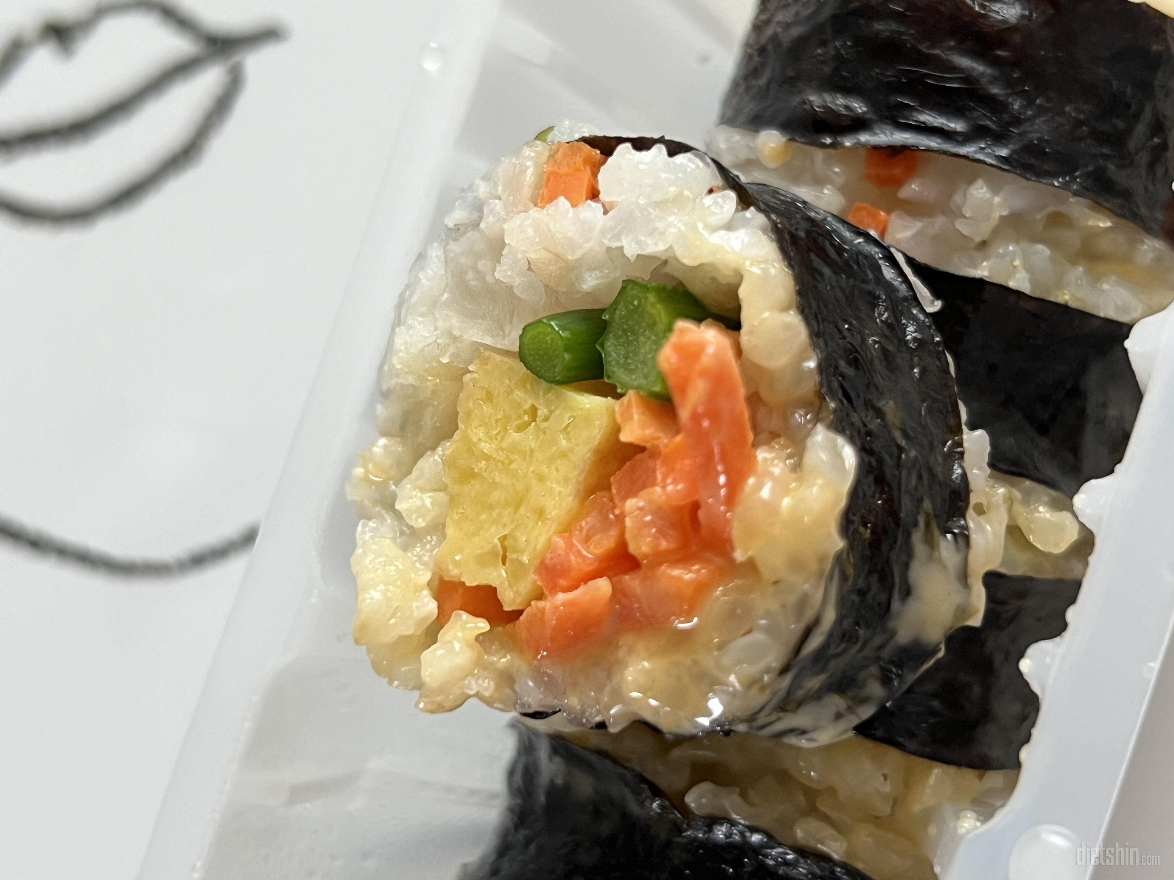 배고플때 먹으니깐 꿀맛임
한끼로 은