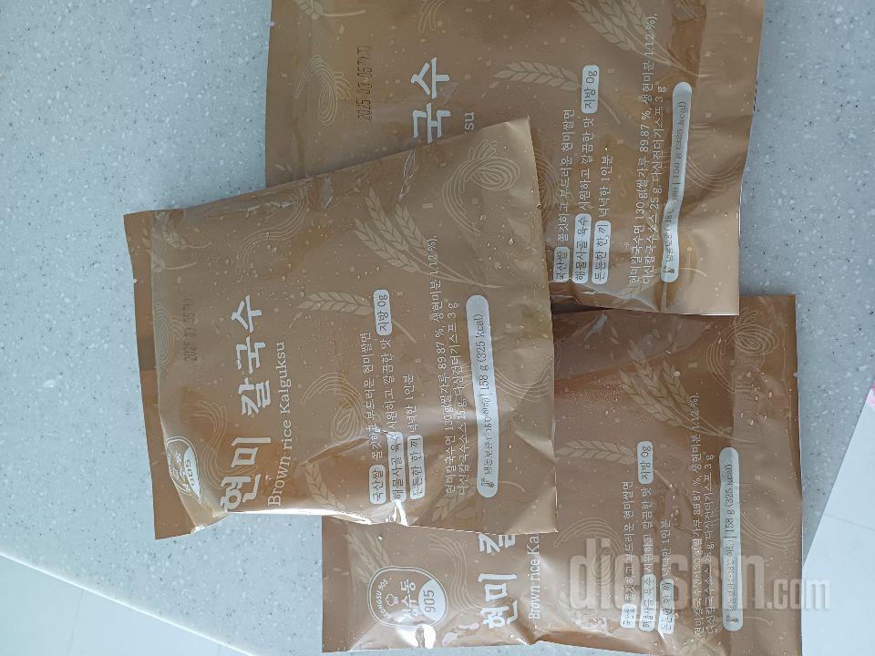 아직 먹어보지 않아지만 일반 칼국수
