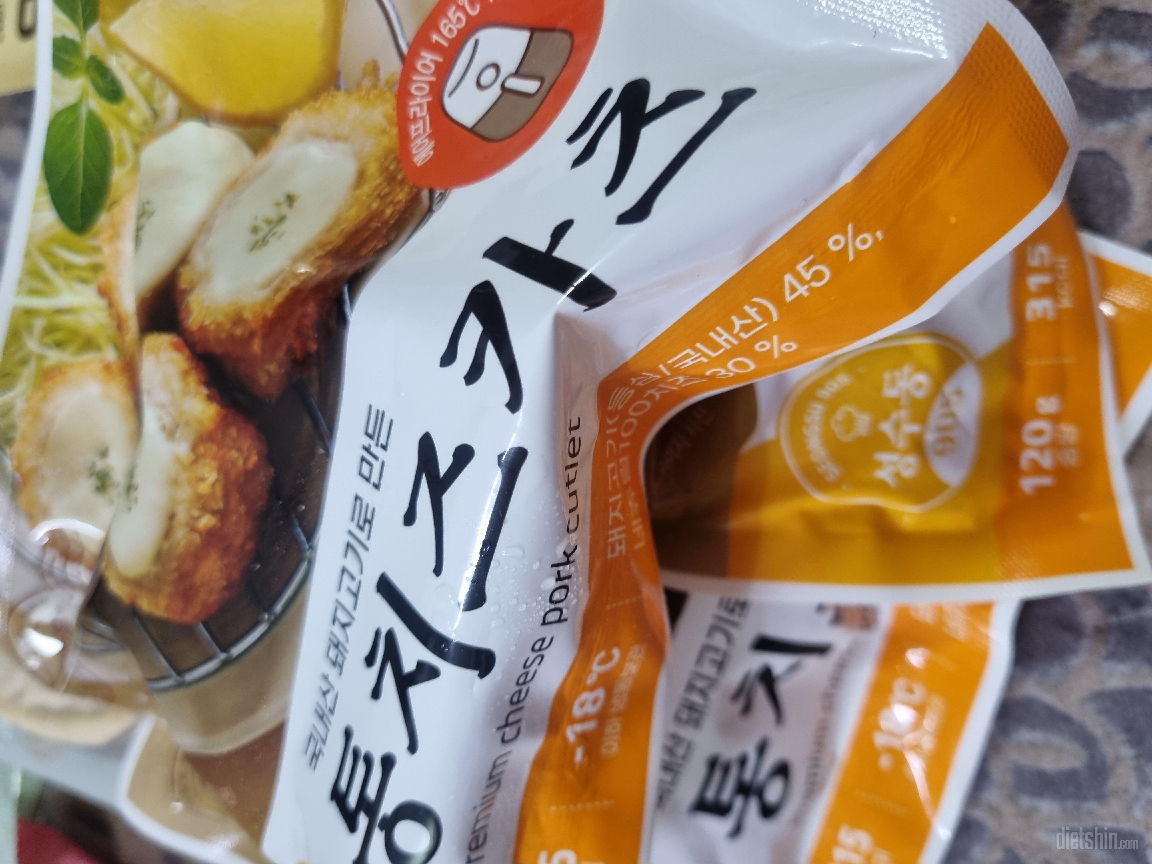 치즈돈까스 완전맛있어용~~!!