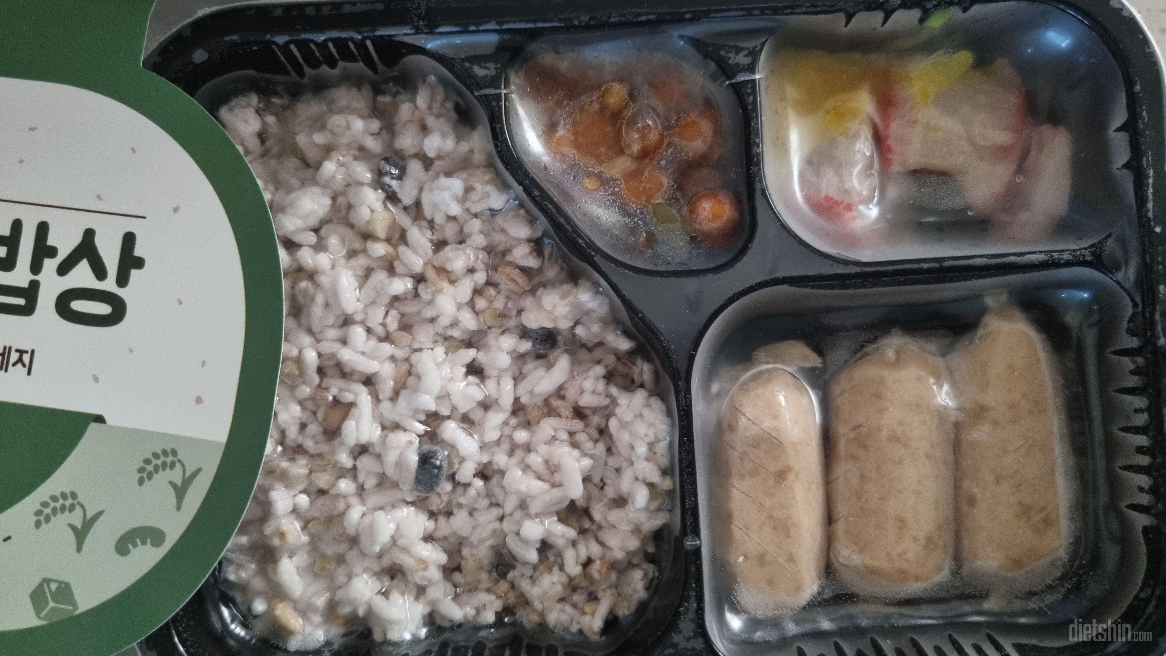 고기반찬 종류는 양이 너무 적은데 맛