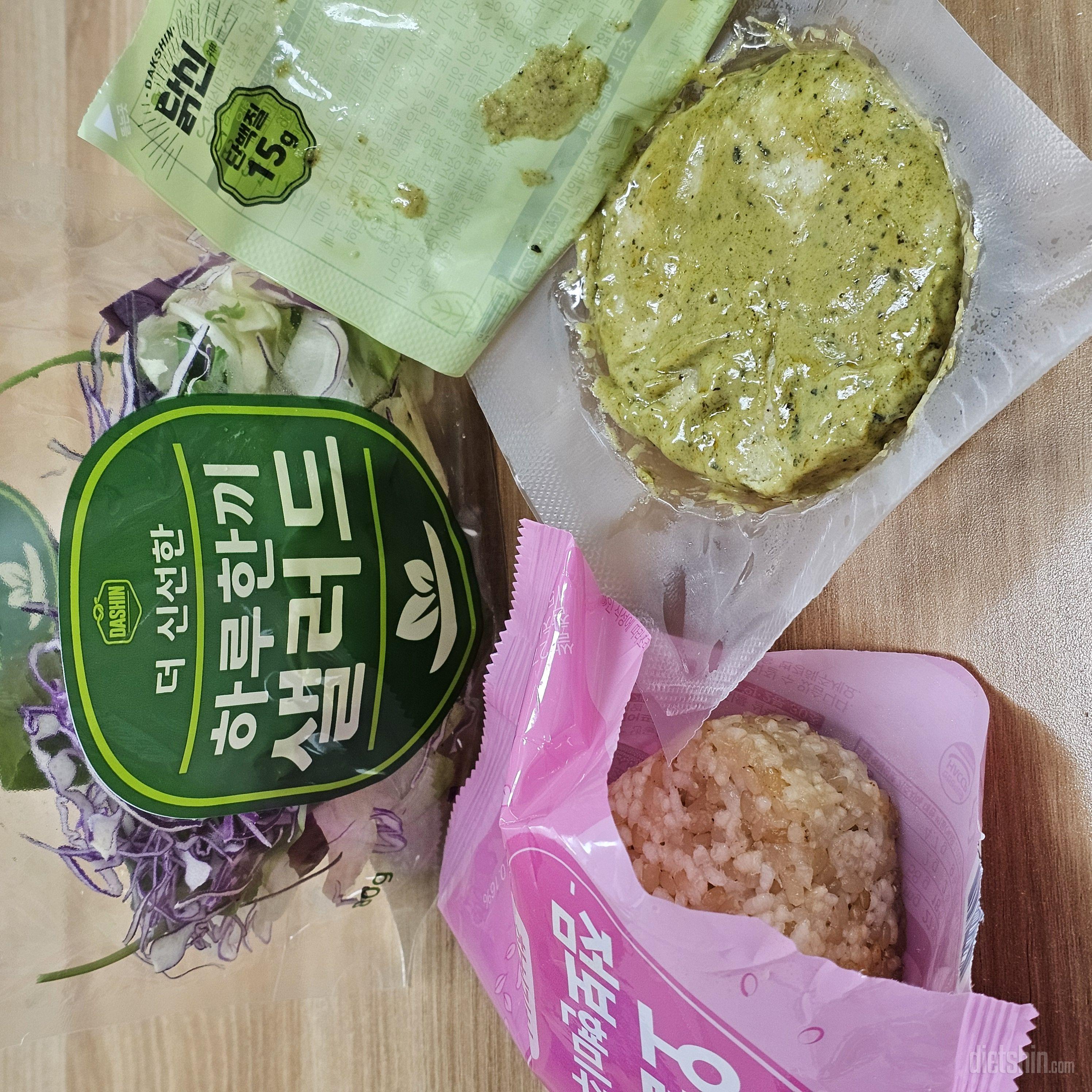 소스맛이 다양하고 대체로 맛있어요