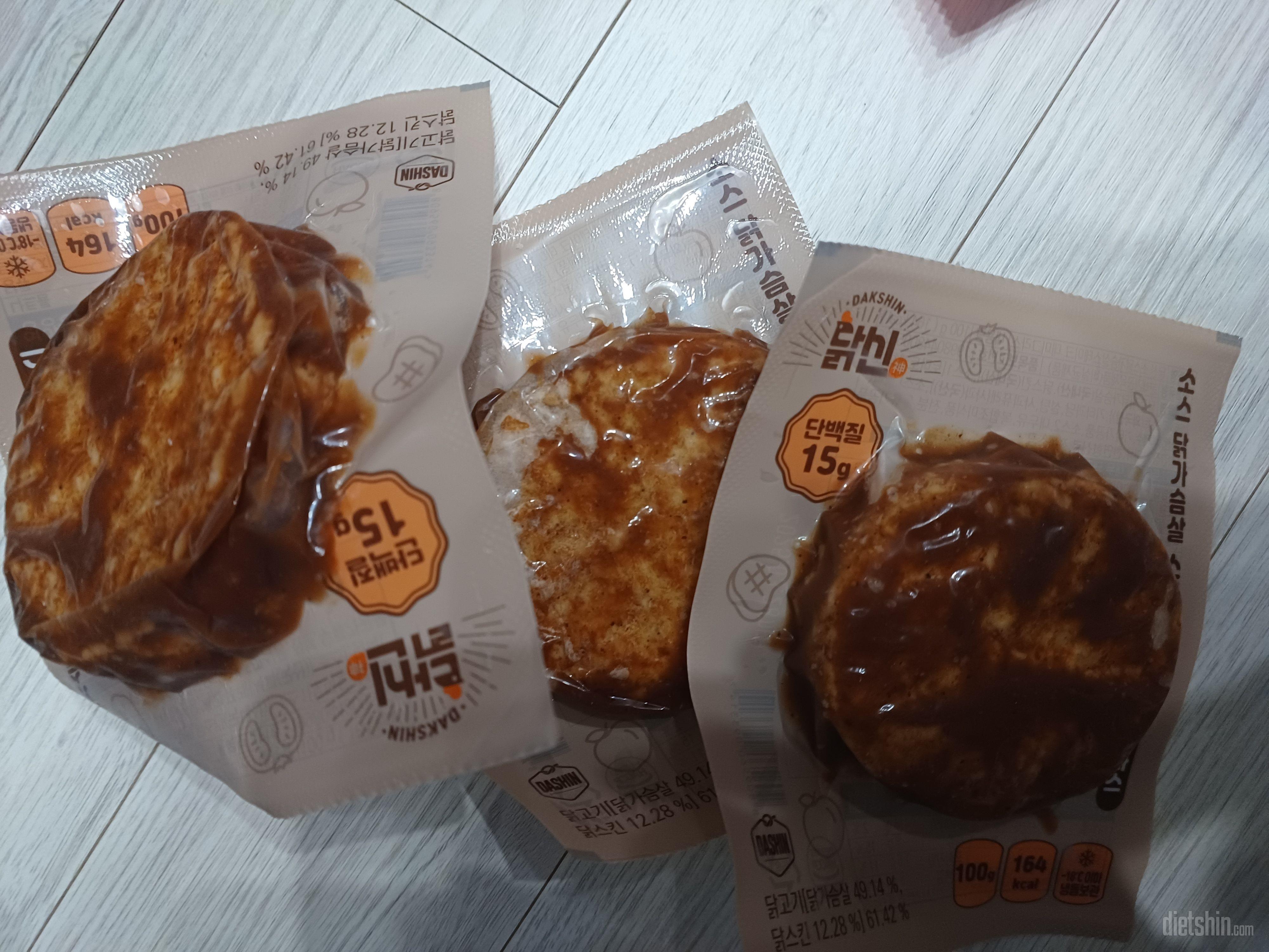 좋아하는 맛이예요.
모닝빵 속에 야