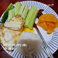 05월 28일( 아침식사 376kcal)