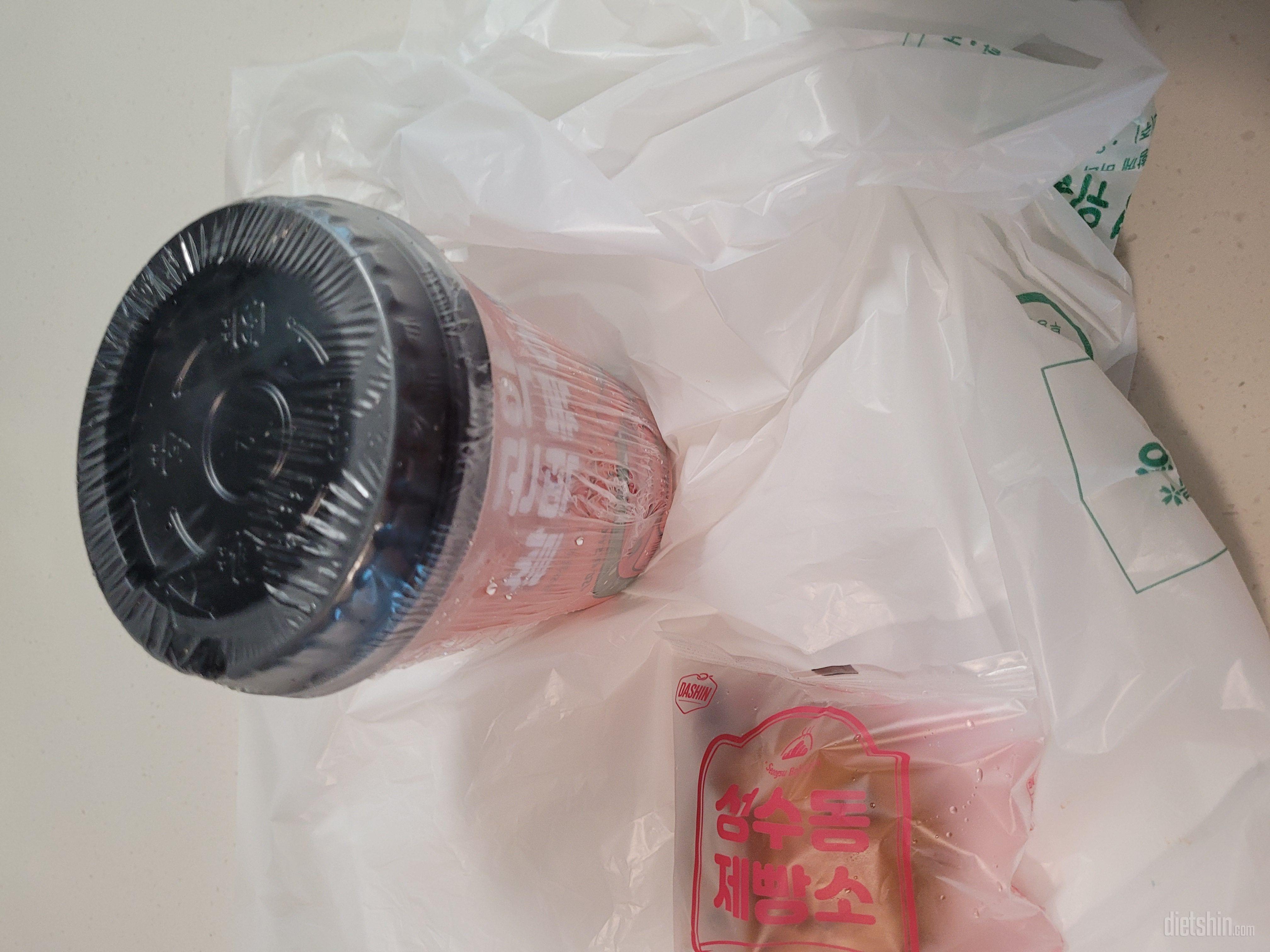 가끔 떡볶이 땡길때 대비해서. 안시켜