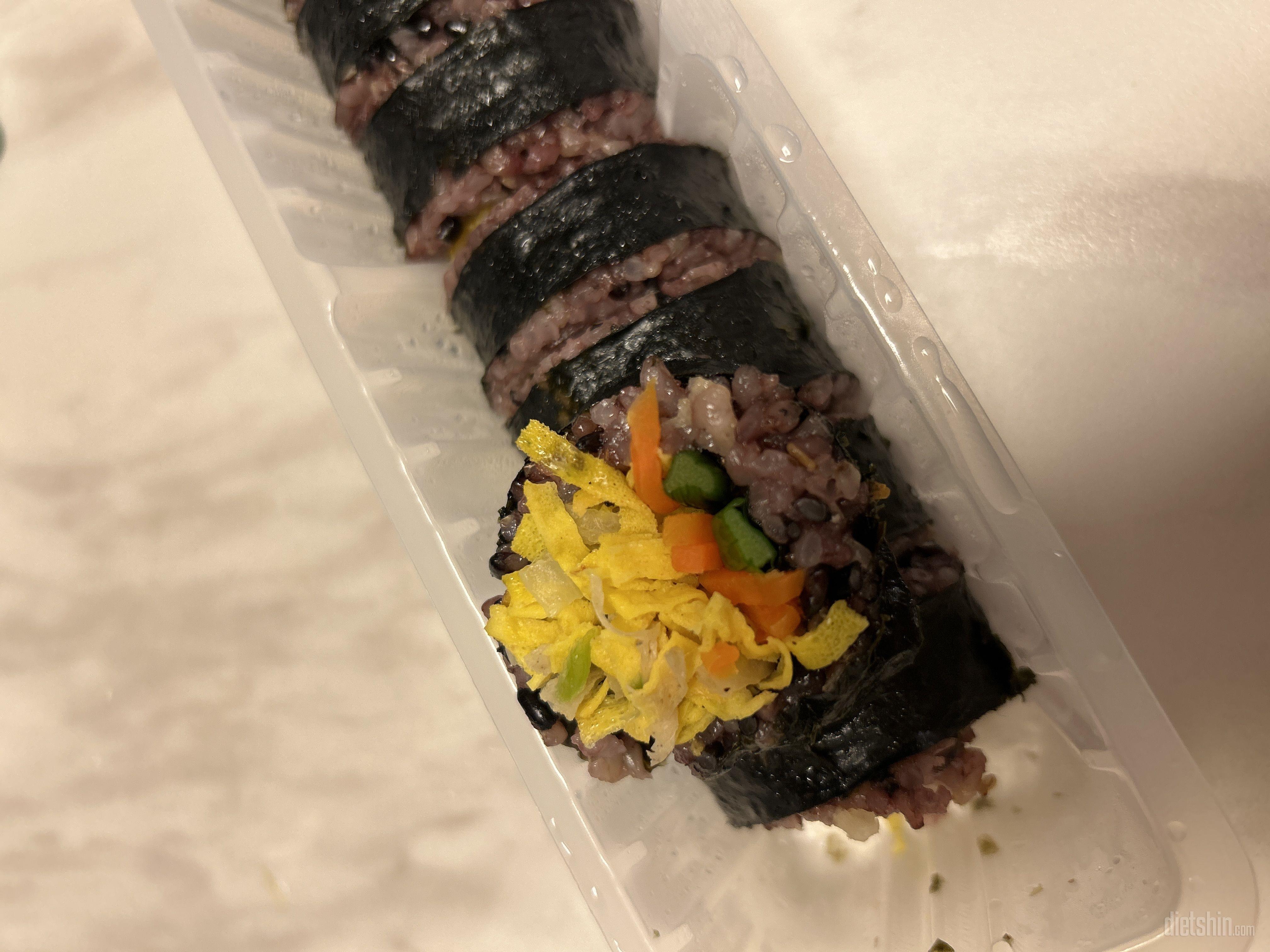 늘 먹던건데 할인해서 구매했어요 김밥