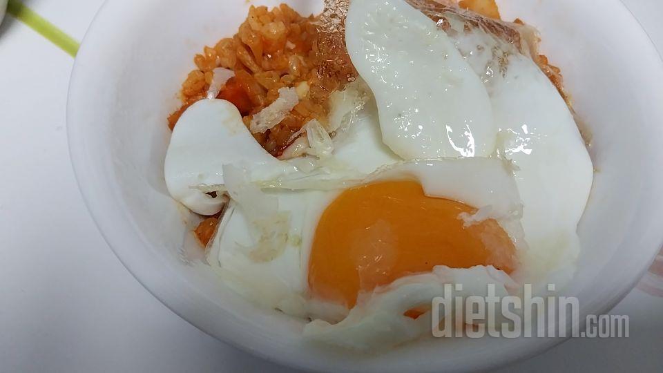 오늘은 현미밥 곤약떡볶이비빔 맛은 큰