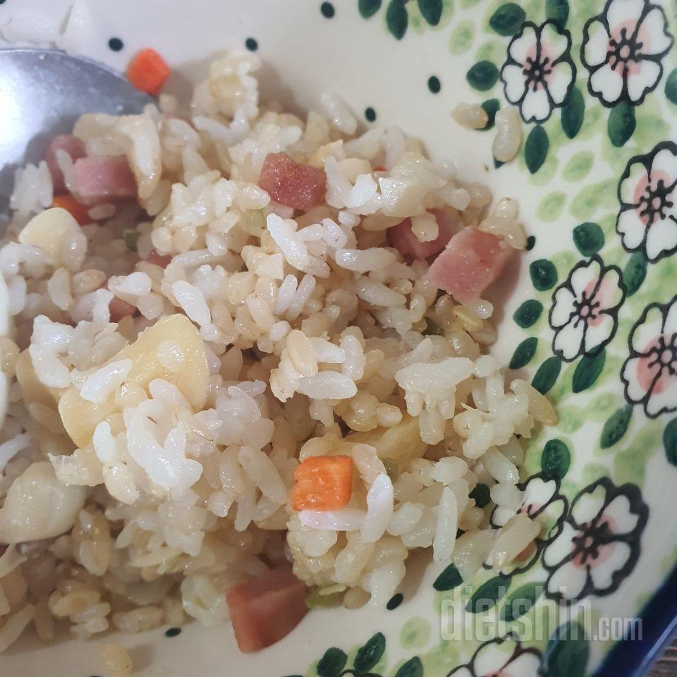 점심에 간단히 먹기에 좋아요!! 맛도