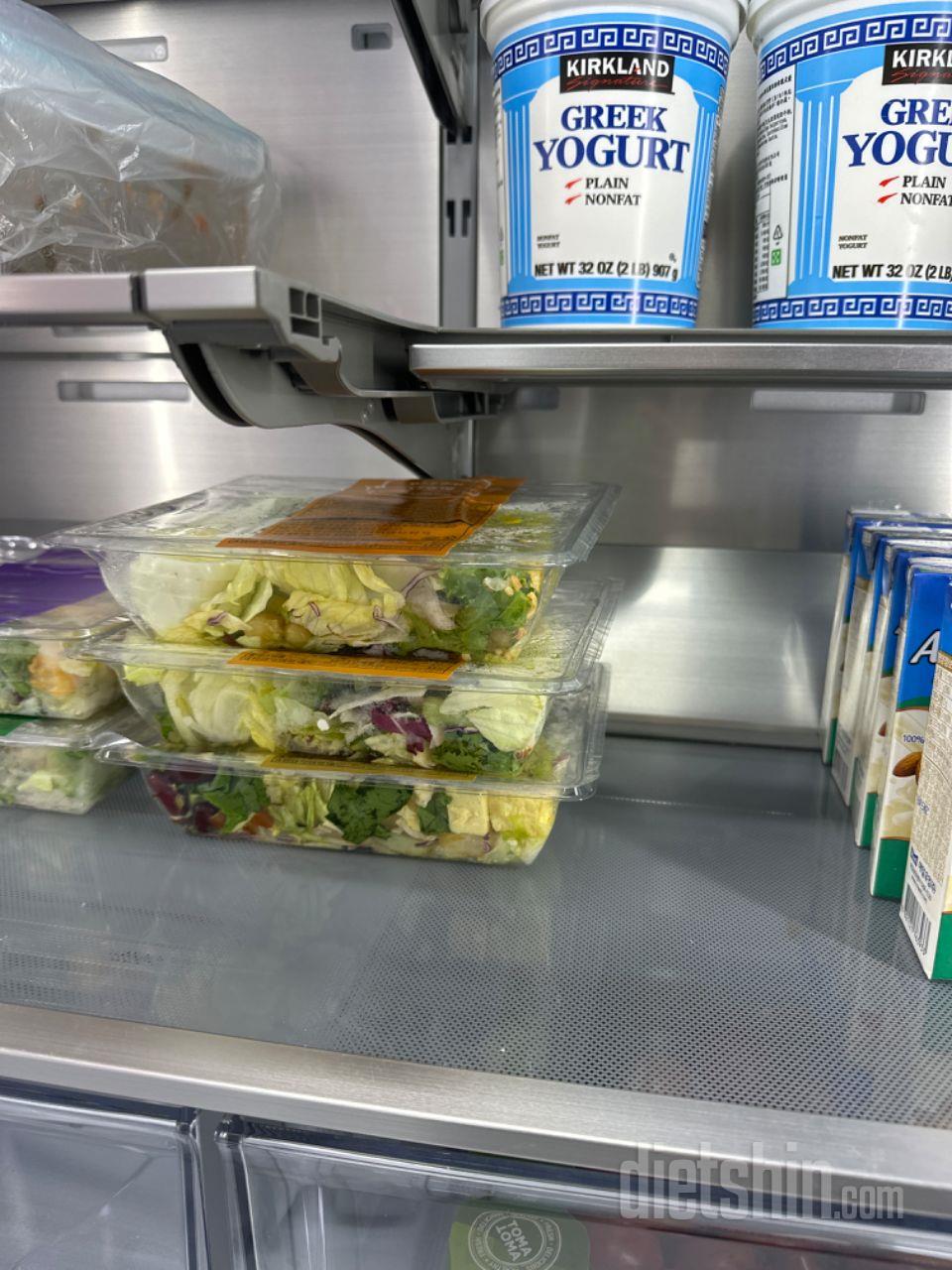토핑이 다양해서 먹기에 맛있는데 채소