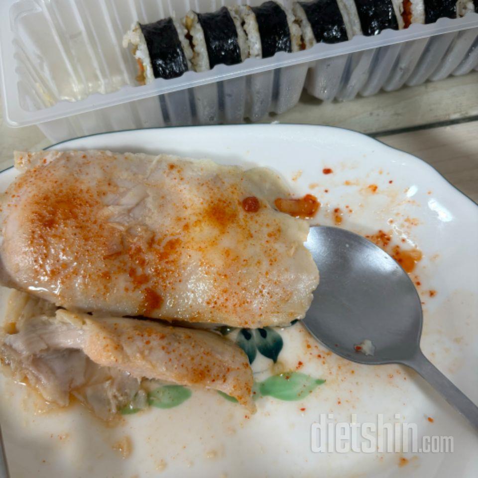 현미김밥이 나왔어요! 기대 안했는데