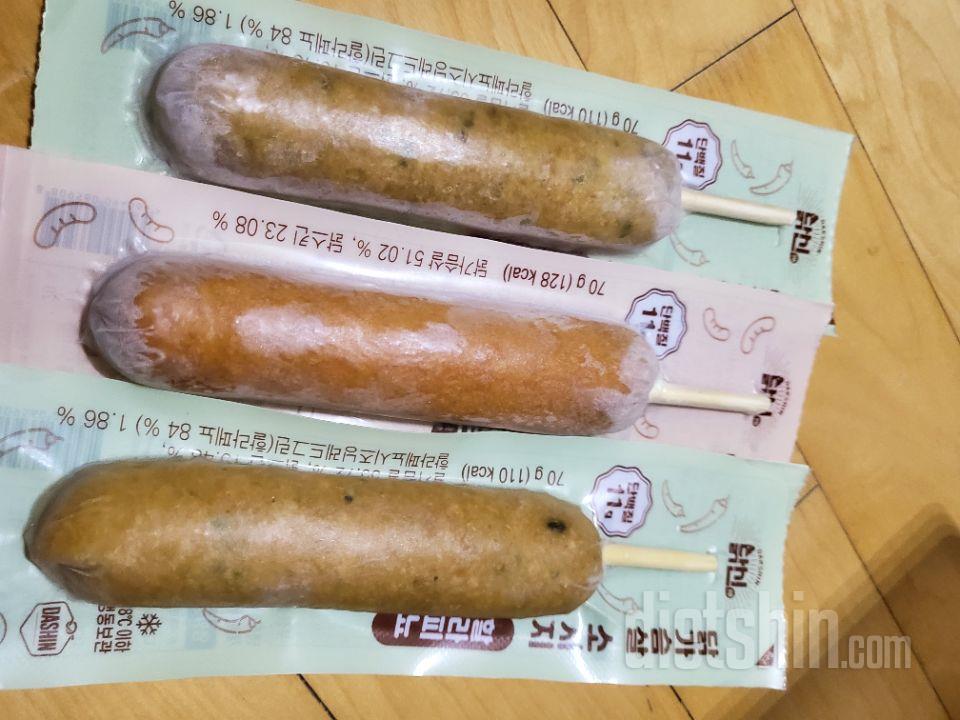 진심 탱글하구 너무맛있어요 
한입먹어