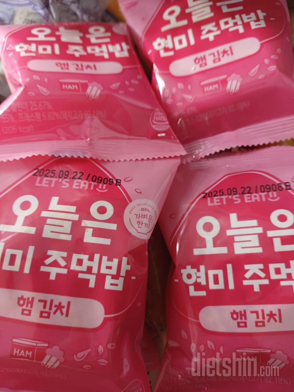 에어후라이어에 구워 먹어요.
편하고