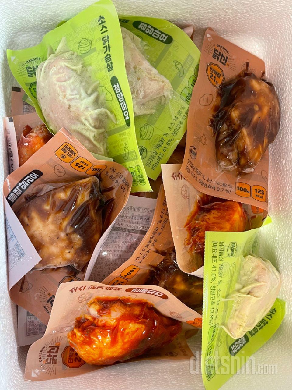 다른 종류만 시켜먹다가 소스 닭가슴살