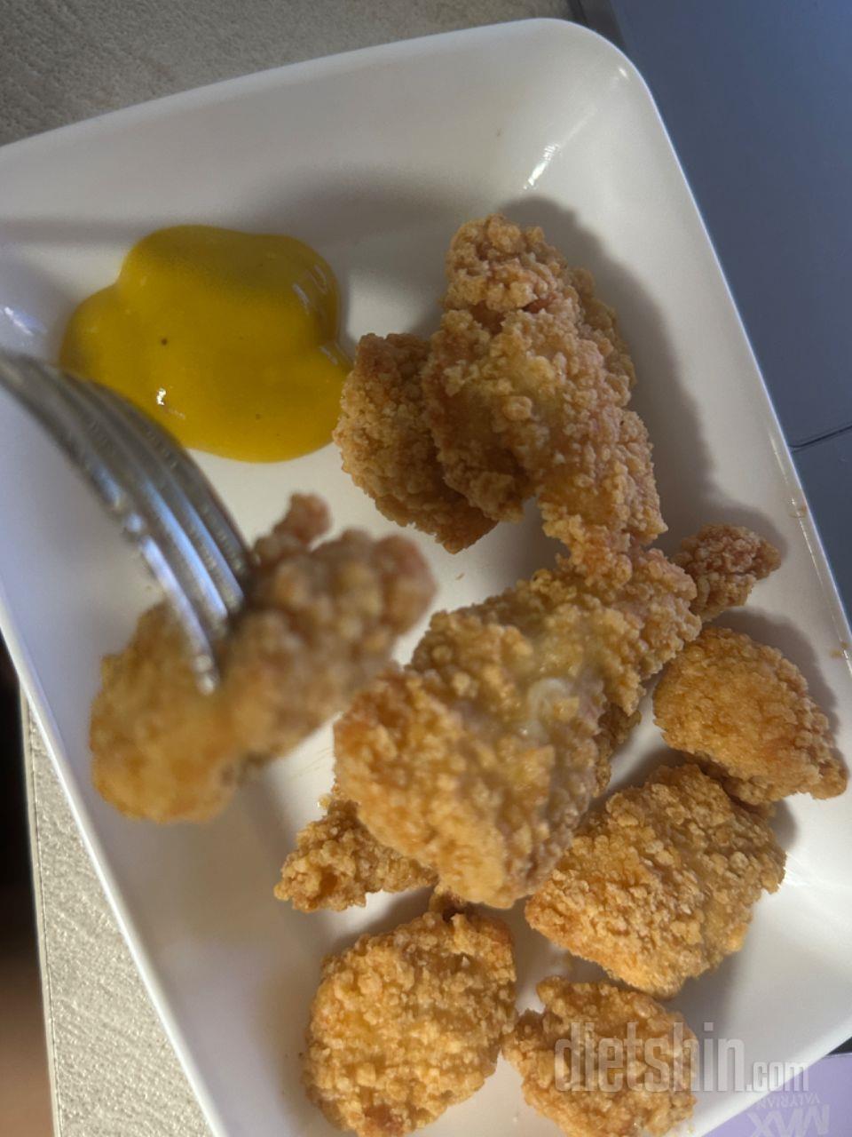 쫄깃쫄깃 맛있어요 치킨은 퍽퍽살 치킨