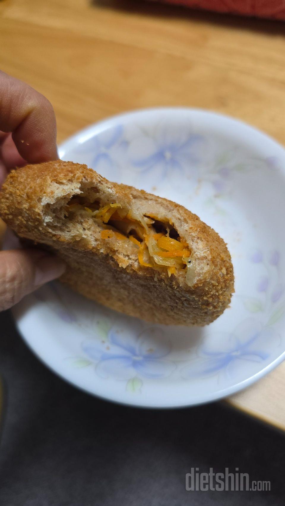 구운고로케라  느끼하지않고 좋네요.
