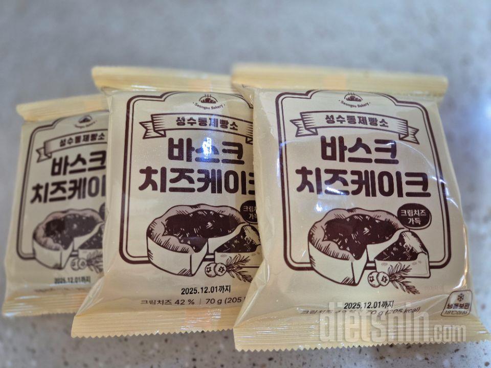 일반 치즈케익과 크게 다르지 않아요~