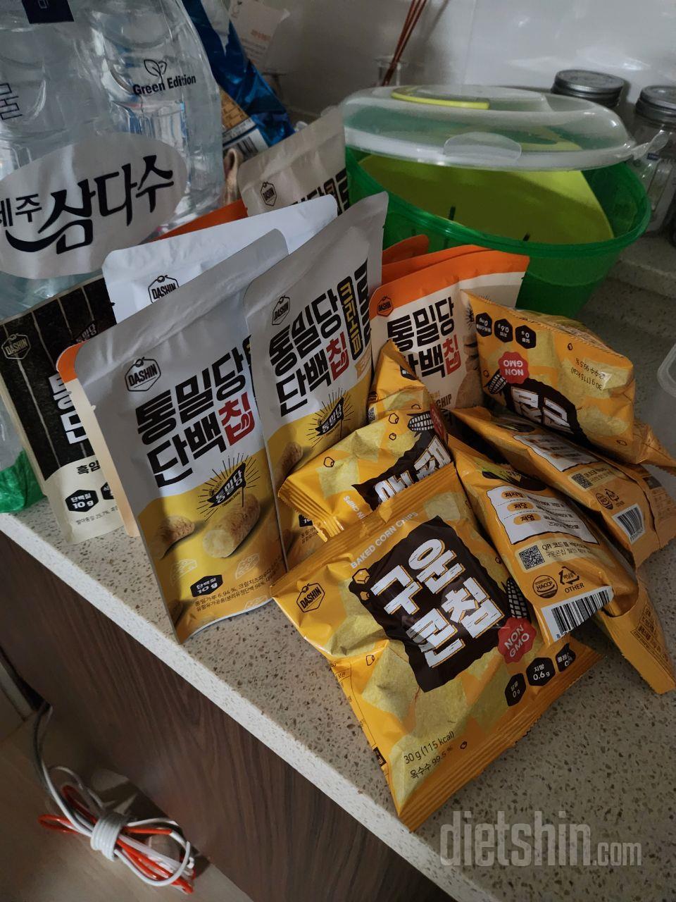 쟁여 놓고 먹고 있어요 ㅎㅎ