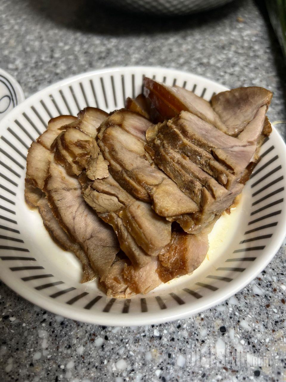 너무 맛있어여!! 소스도 맛있고 고기