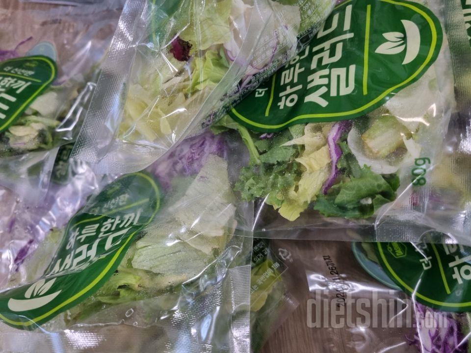 계속 시켜서 정기적으로 먹고있습니다.