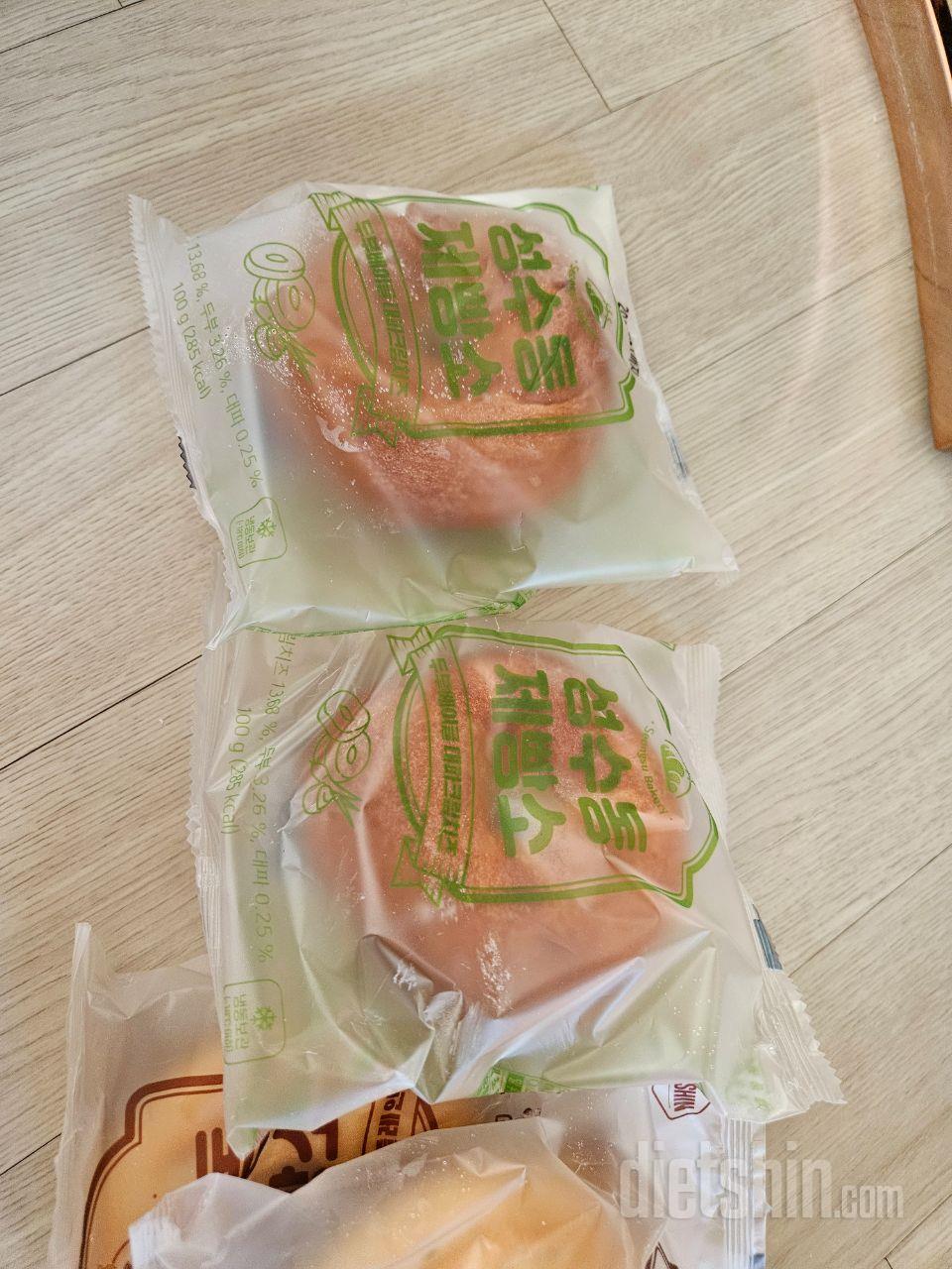 렌지에 살짝 돌리면 촉촉 하고 더 맛
