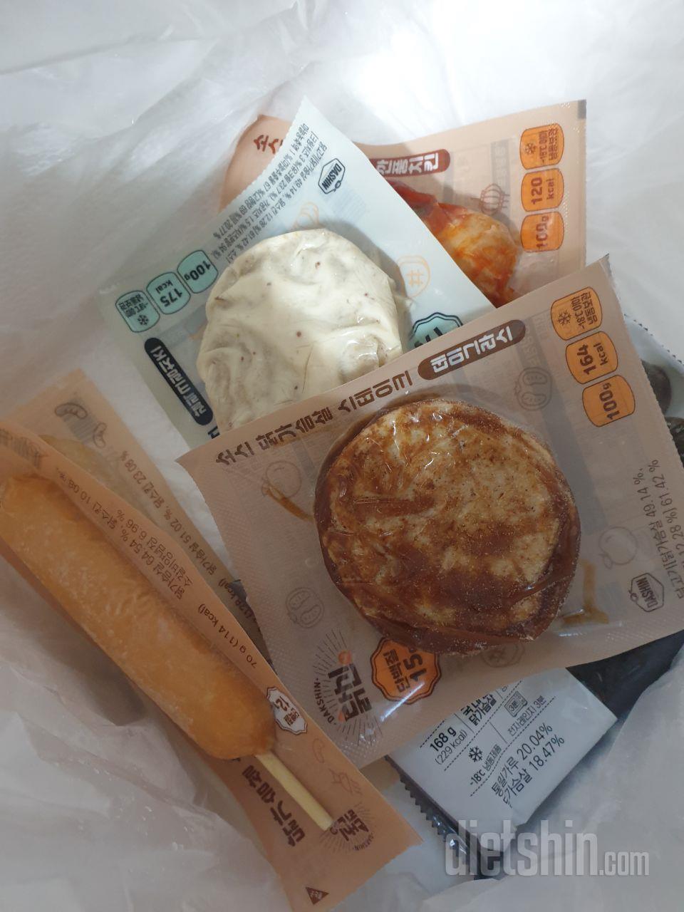 하나씩 골라먹는게 안질리고 좋아요