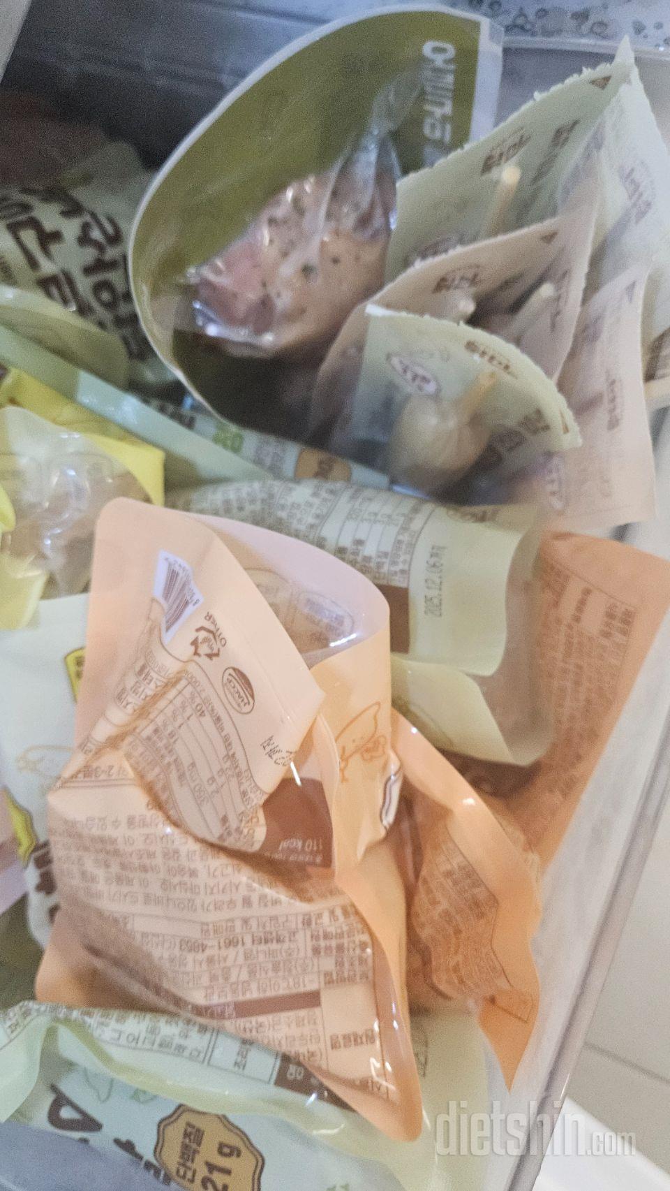 맛잇네요 받자마자 세개 먹엇습니다