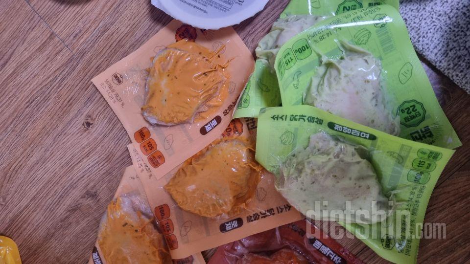 소스 닭은 언제나 맛있어요. 속세의.