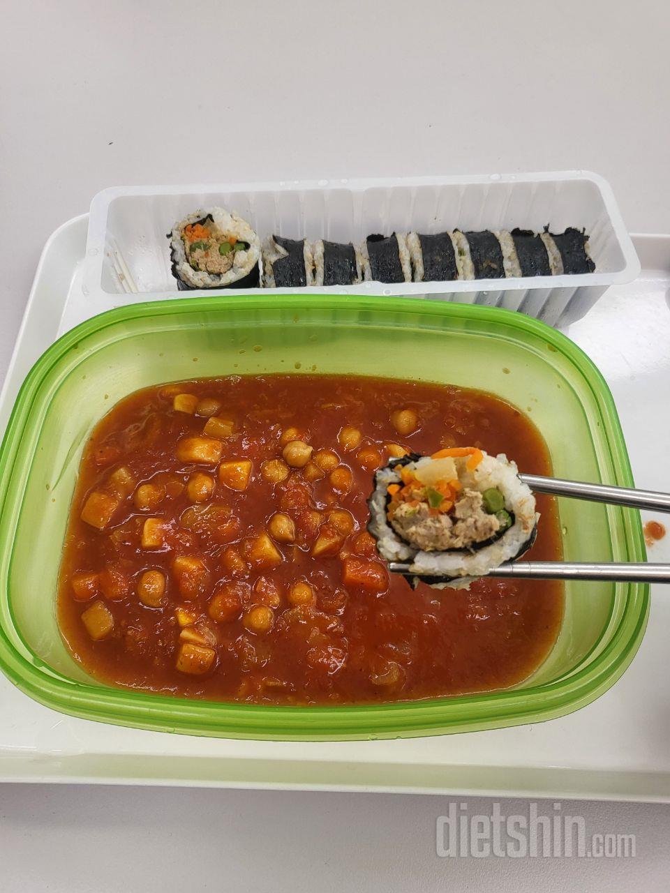 김밥과 마녀스프 진짜 둘다 맛있었어요