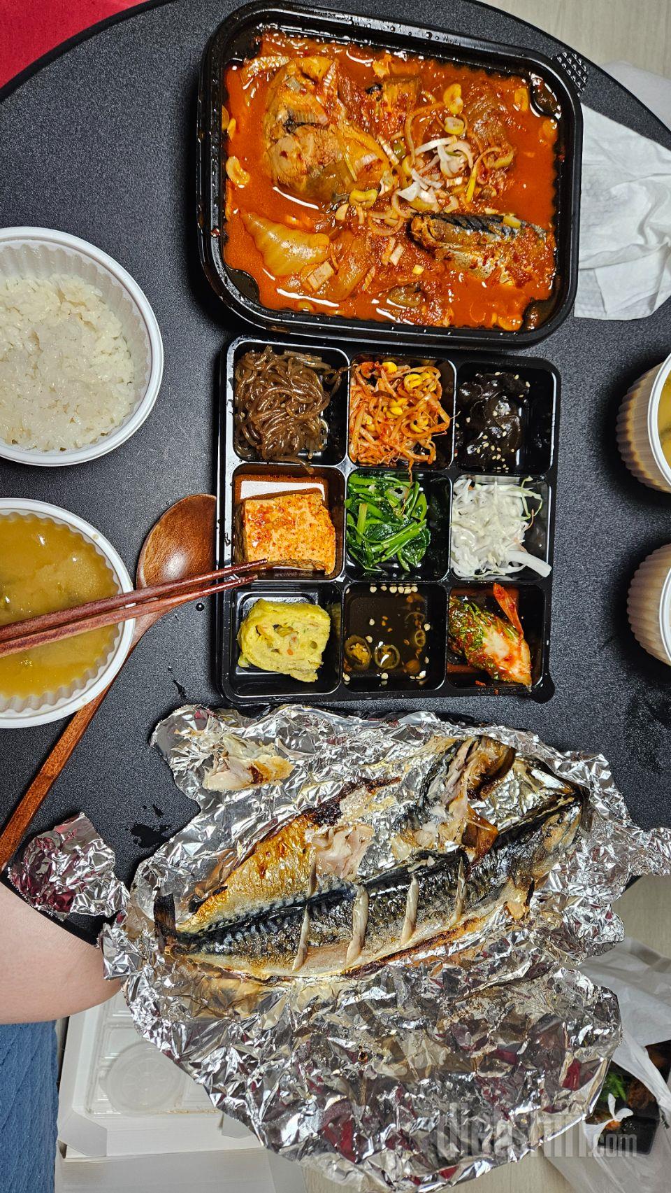 아침 :  마름 빼빼주스먹고 출근 하