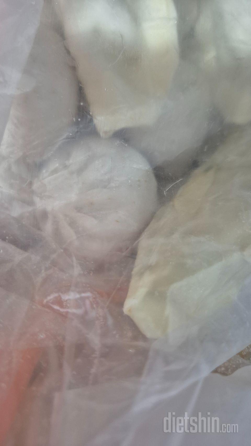 매콤해요
적응하면 맛있어요