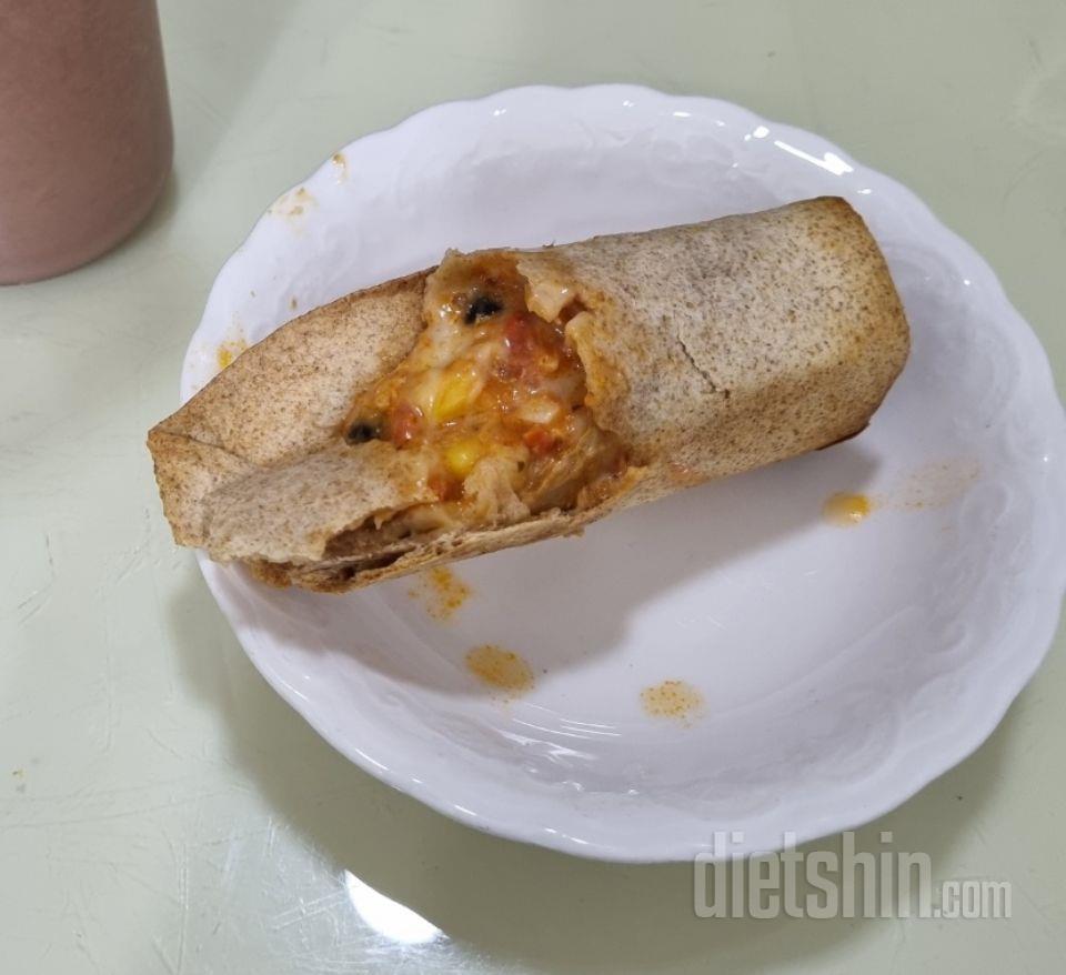 한끼 대용으로는 적은 느낌이지만 간식
