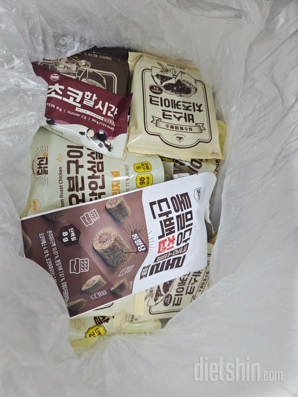 배송 꼼꼼히 왔어요~
맛있게먹고 다이