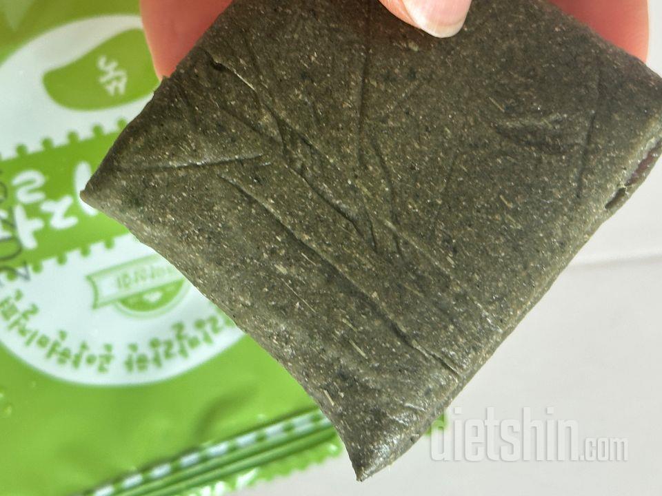 곤약절편 쑥맛은 진짜 한 입 베어 물